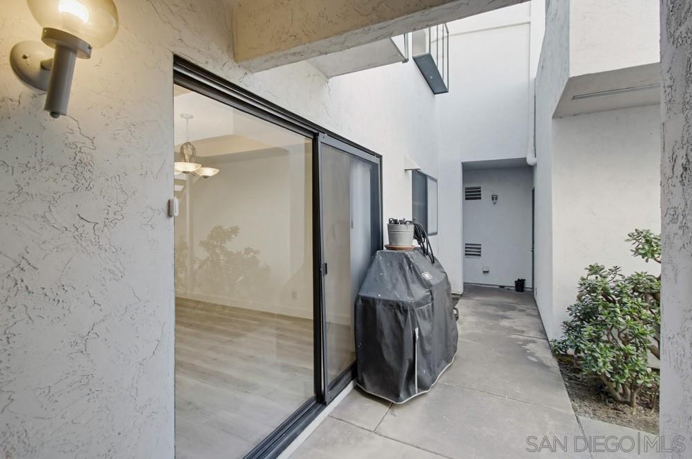 Detail Gallery Image 41 of 50 For 8868  Regents Rd  103, San Diego,  CA 92122 - 2 Beds | 2/1 Baths