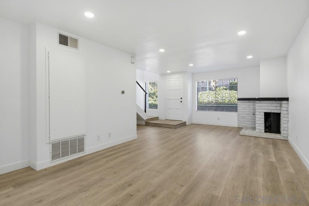 Detail Gallery Image 9 of 50 For 8868  Regents Rd  103, San Diego,  CA 92122 - 2 Beds | 2/1 Baths