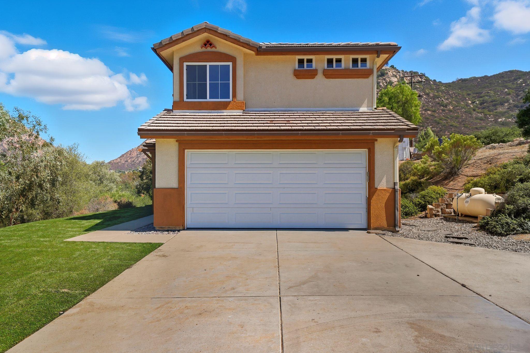 Front Image Thumbnail for SD250039785