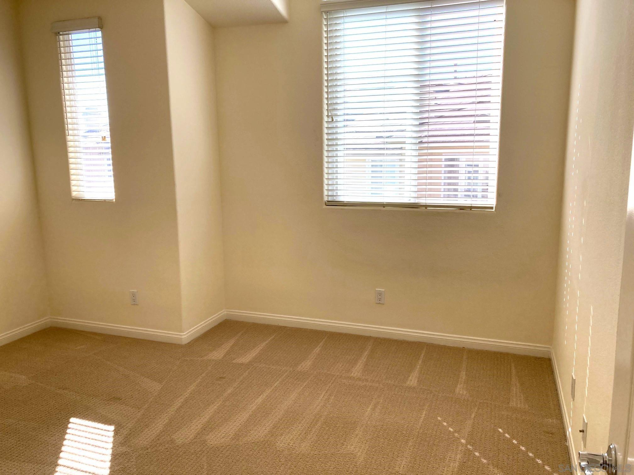 Detail Gallery Image 12 of 16 For 3872  Quarter Mile Drive, San Diego,  CA 92130 - 3 Beds | 2/1 Baths