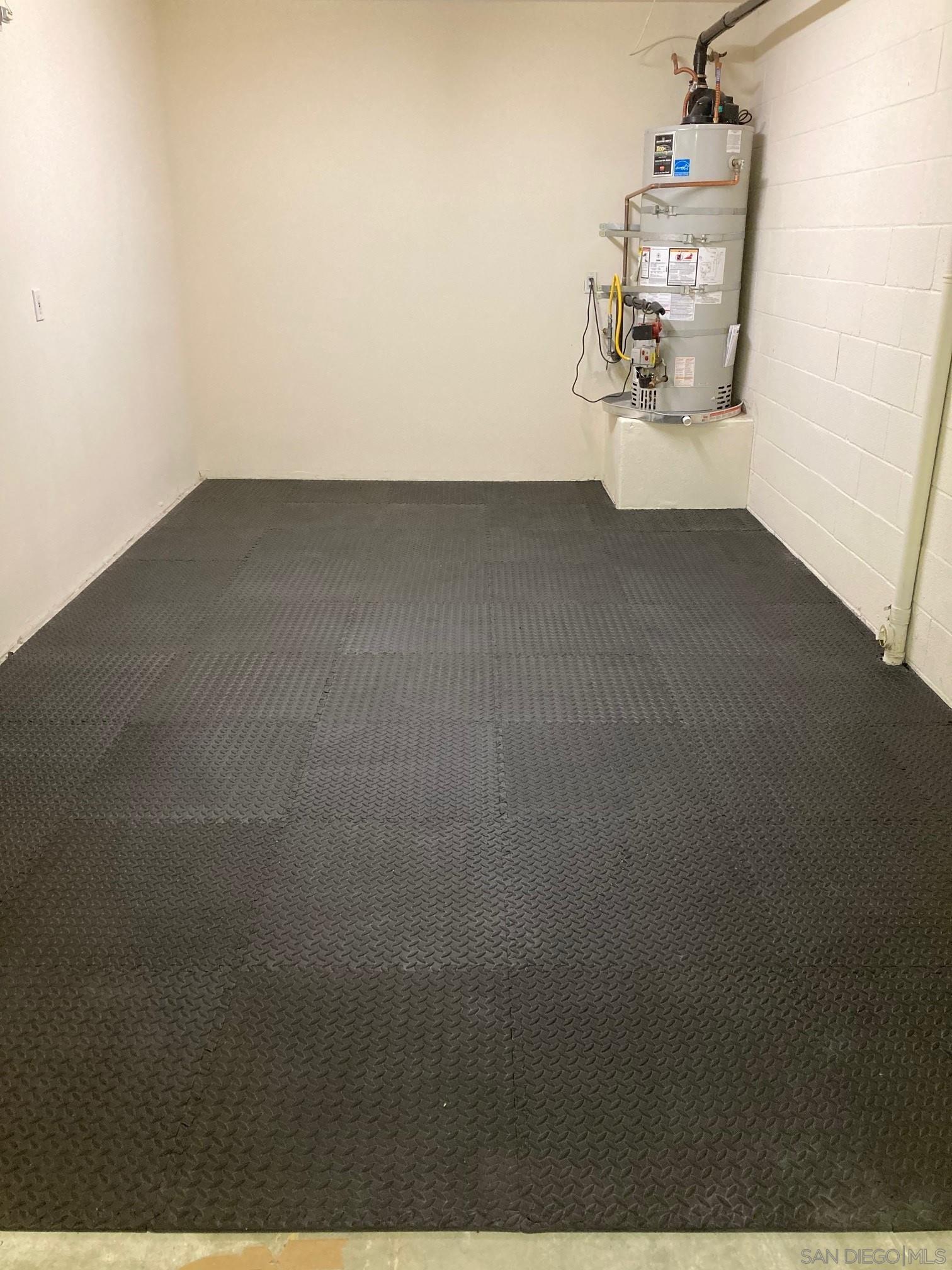 Detail Gallery Image 15 of 16 For 3872  Quarter Mile Drive, San Diego,  CA 92130 - 3 Beds | 2/1 Baths