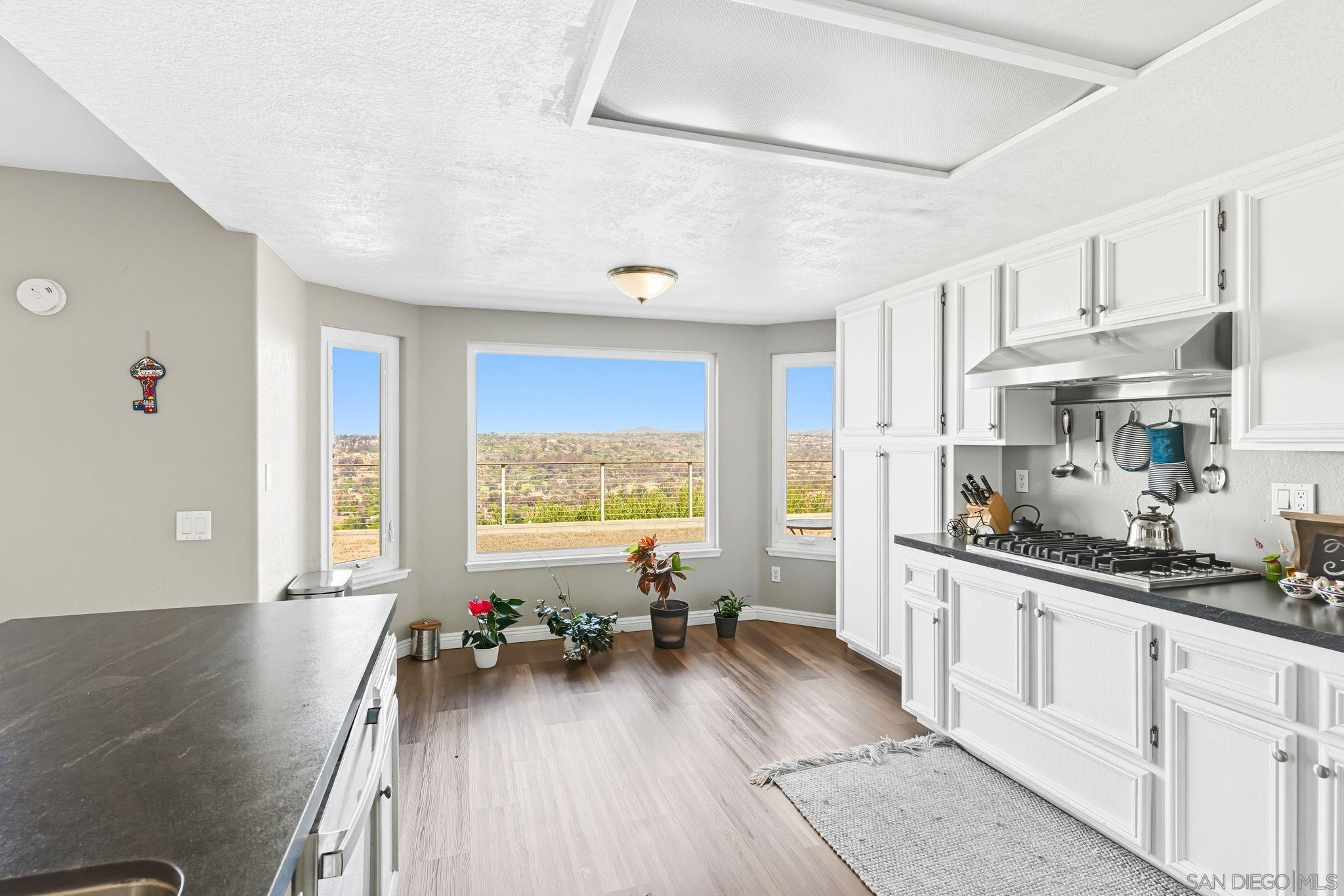 Detail Gallery Image 18 of 56 For 363  Surrey Dr, Bonita,  CA 91902 - 4 Beds | 3/1 Baths