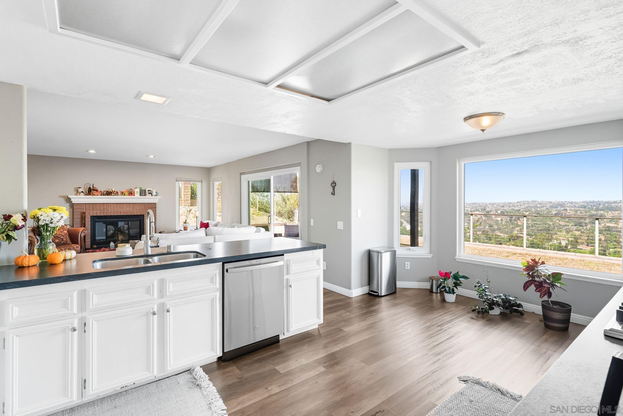 Detail Gallery Image 22 of 56 For 363  Surrey Dr, Bonita,  CA 91902 - 4 Beds | 3/1 Baths