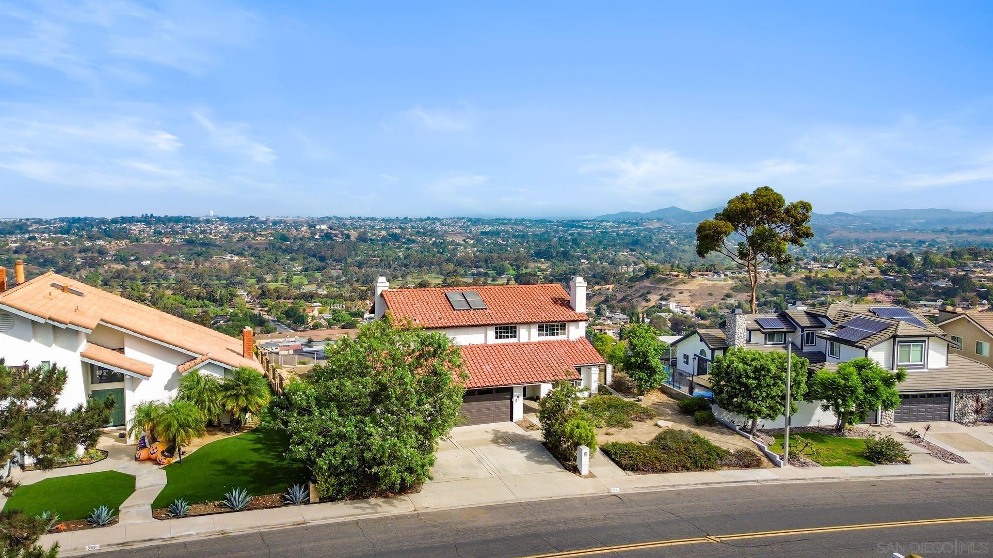 Detail Gallery Image 4 of 56 For 363  Surrey Dr, Bonita,  CA 91902 - 4 Beds | 3/1 Baths