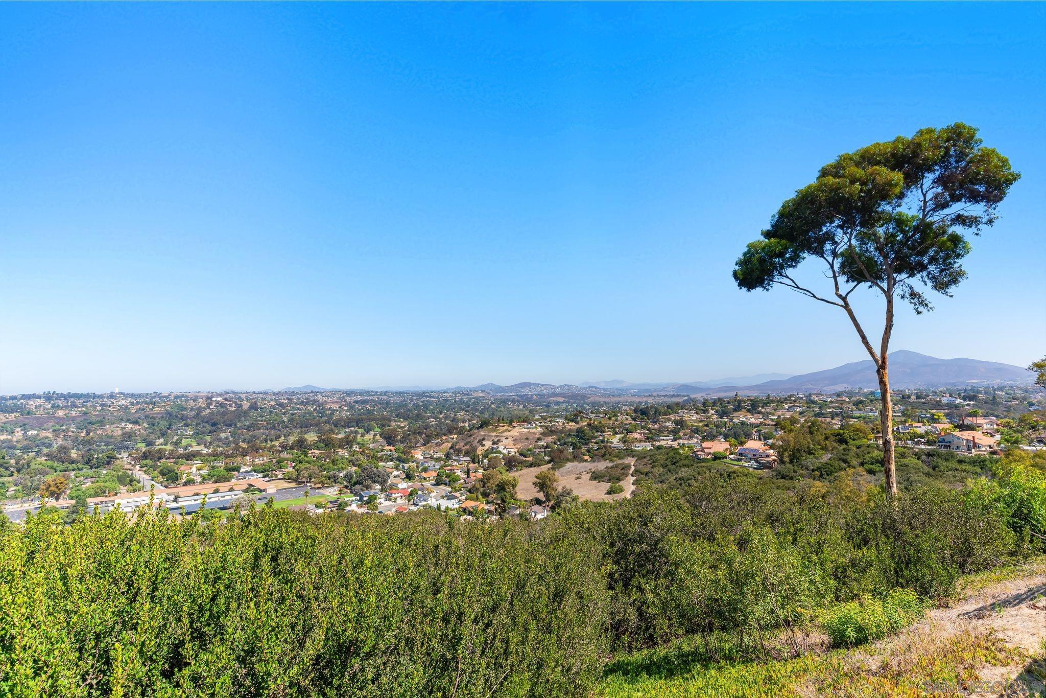 Detail Gallery Image 33 of 56 For 363  Surrey Dr, Bonita,  CA 91902 - 4 Beds | 3/1 Baths