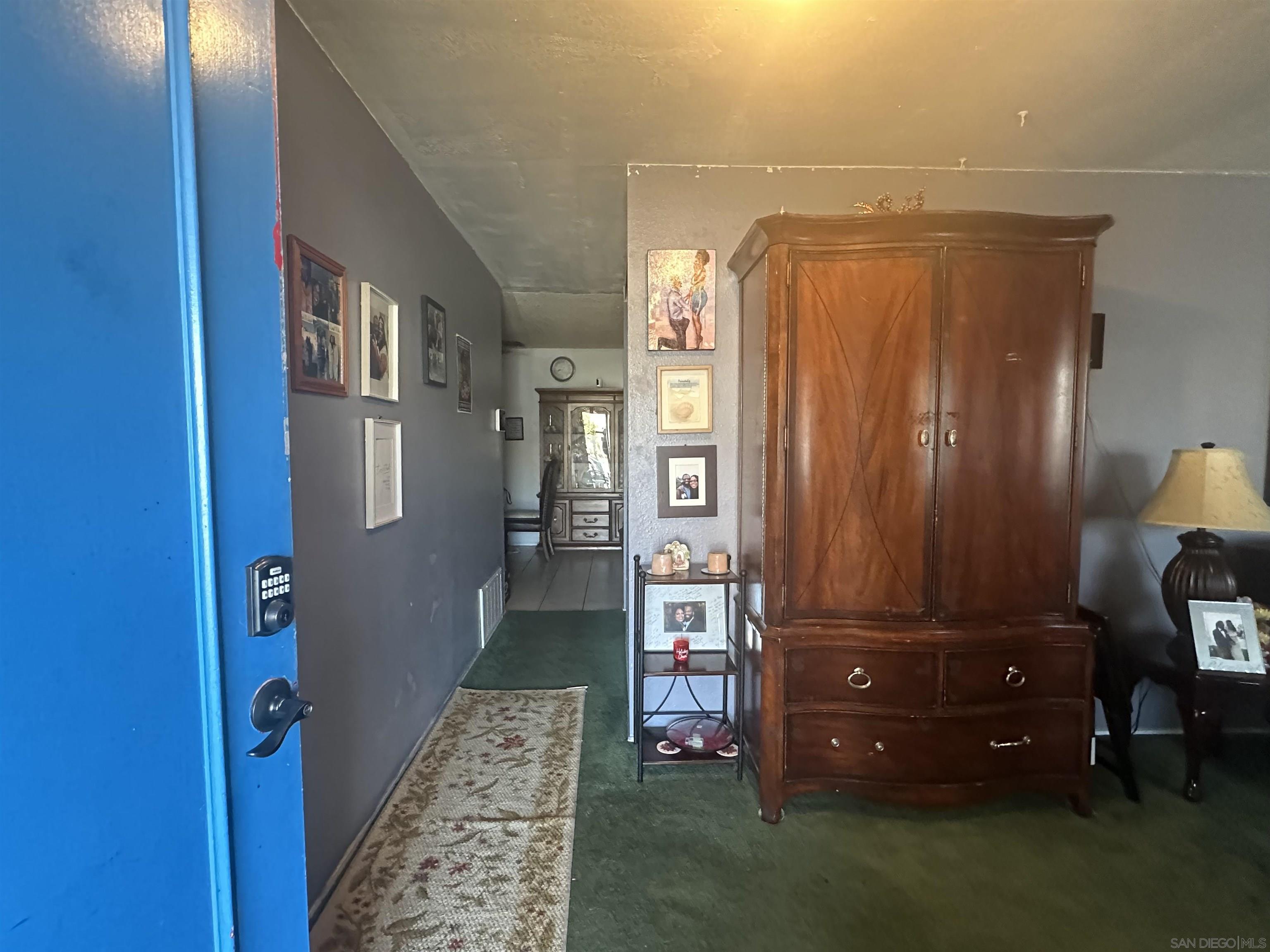 Detail Gallery Image 2 of 17 For 1370  Wyconda Way, San Diego,  CA 92113 - 4 Beds | 2 Baths