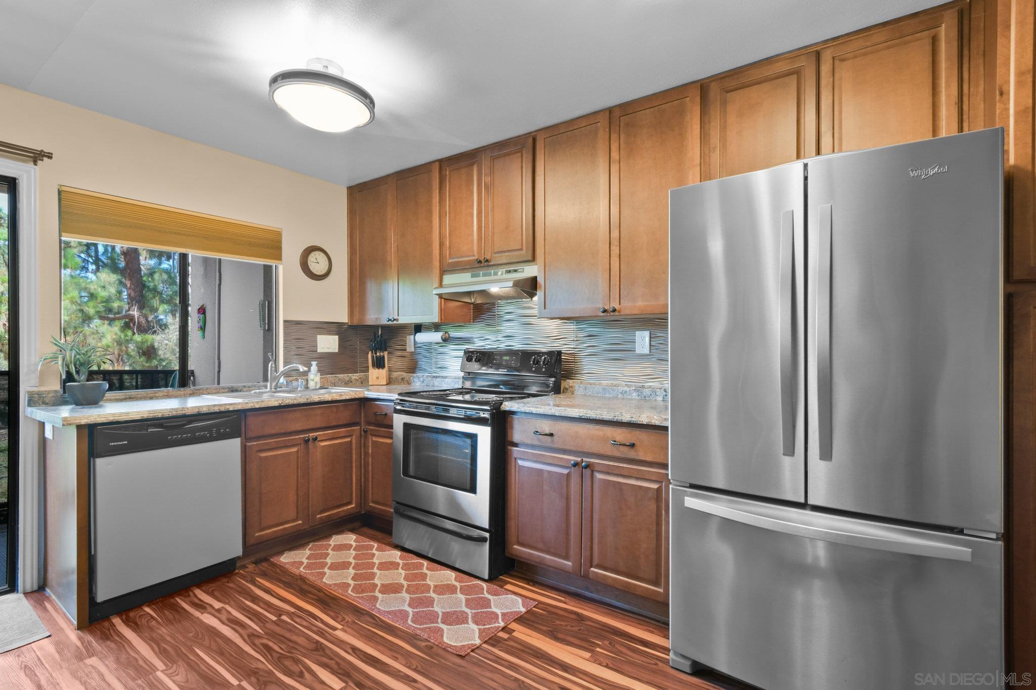 Detail Gallery Image 4 of 44 For 7835  Cowles Mountain Ct  #B6,  San Diego,  CA 92119 - 2 Beds | 2 Baths