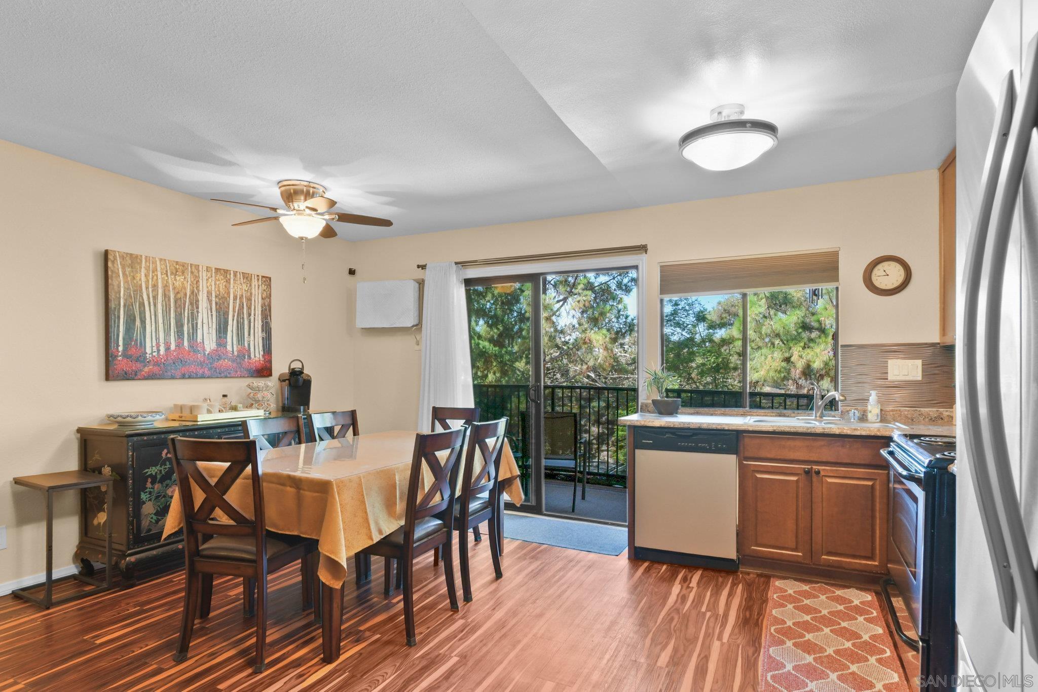 Detail Gallery Image 6 of 44 For 7835  Cowles Mountain Ct  #B6,  San Diego,  CA 92119 - 2 Beds | 2 Baths