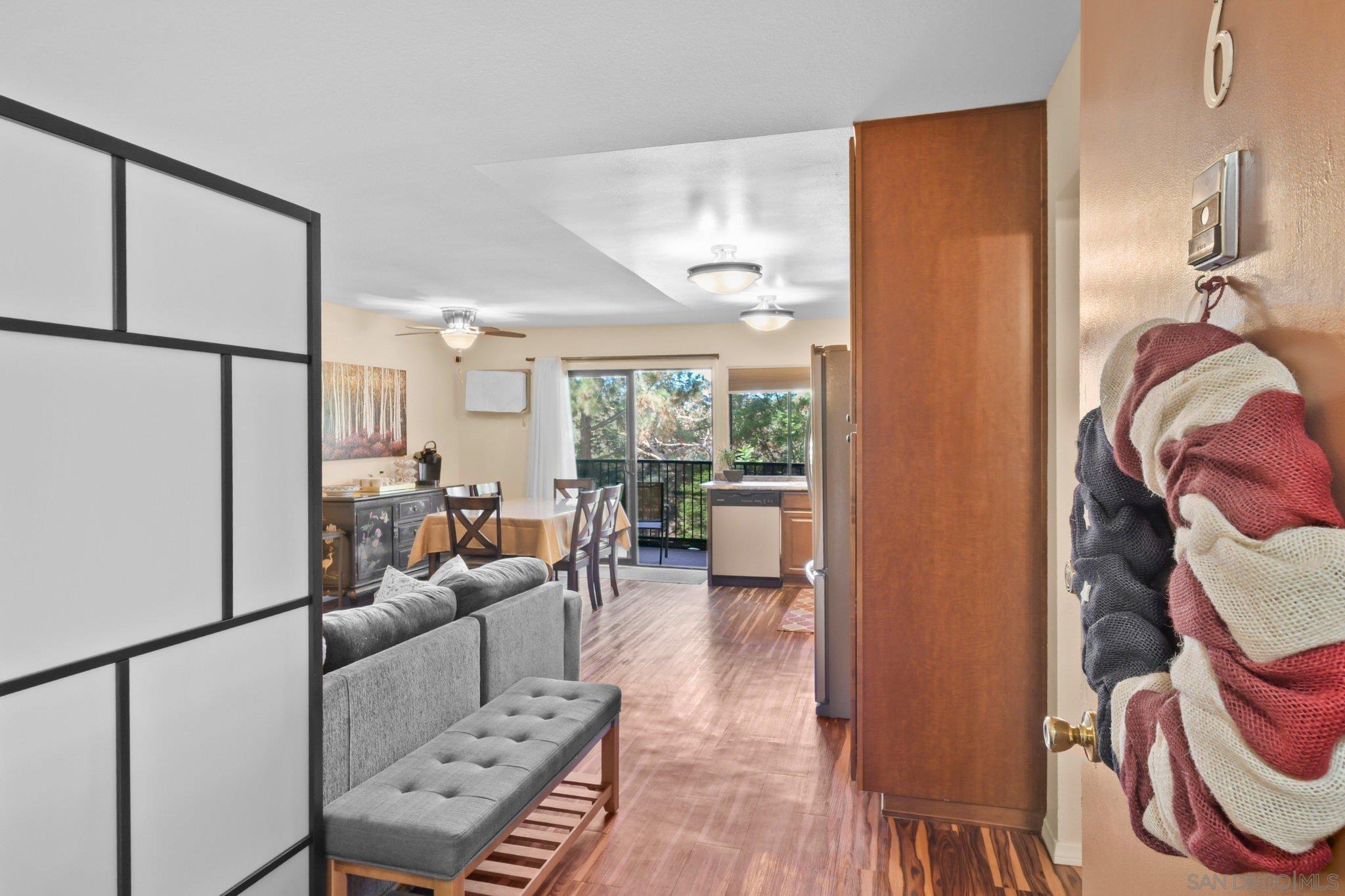 Detail Gallery Image 8 of 44 For 7835  Cowles Mountain Ct  #B6,  San Diego,  CA 92119 - 2 Beds | 2 Baths