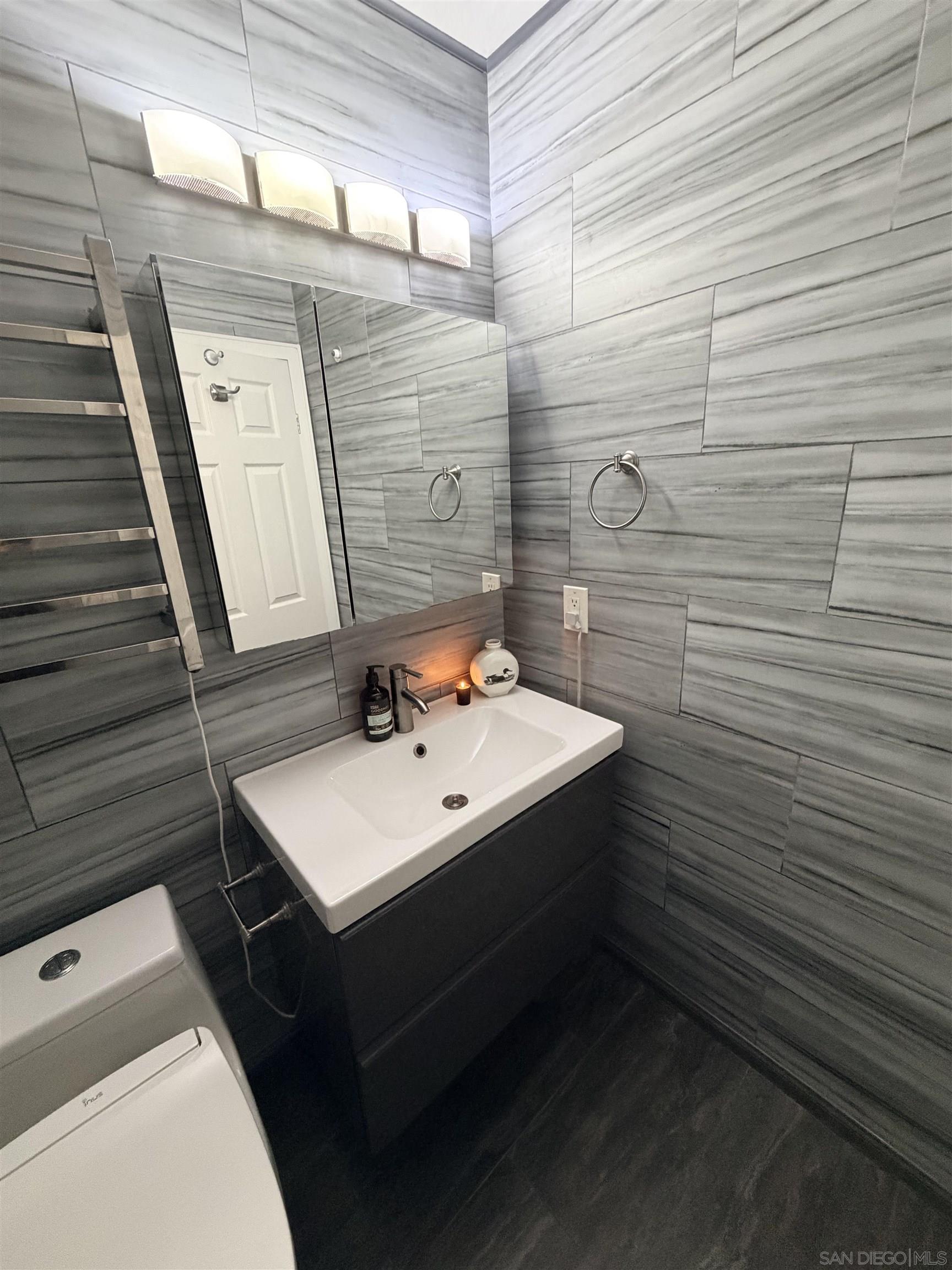 Detail Gallery Image 13 of 22 For 11020  via Parma, San Diego,  CA 92129 - 2 Beds | 1 Baths