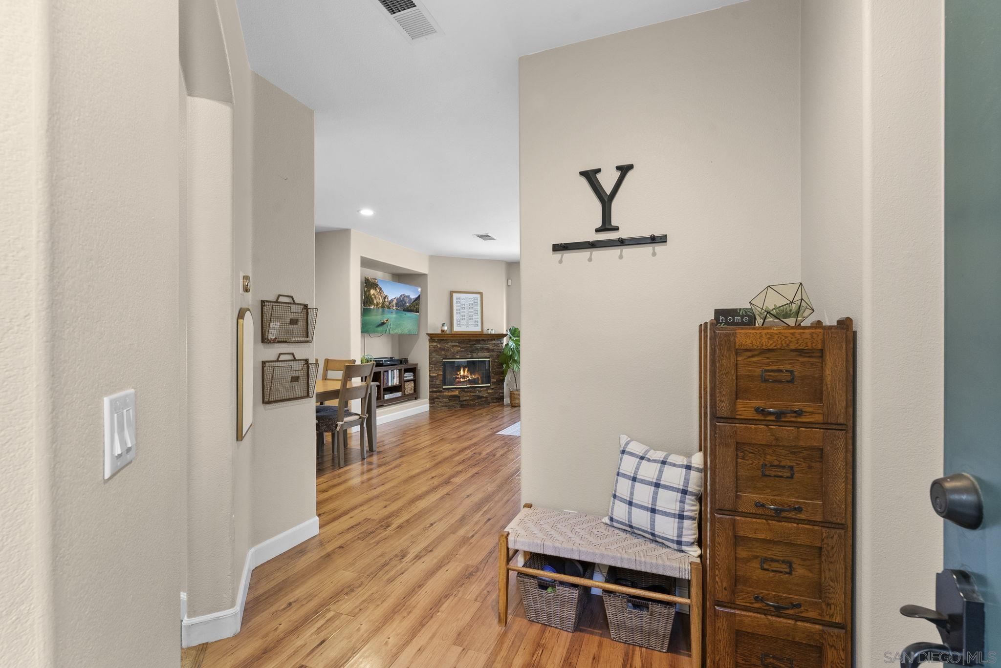 Detail Gallery Image 19 of 24 For 625  Sumner Way  #4,  Oceanside,  CA 92058 - 3 Beds | 2/1 Baths