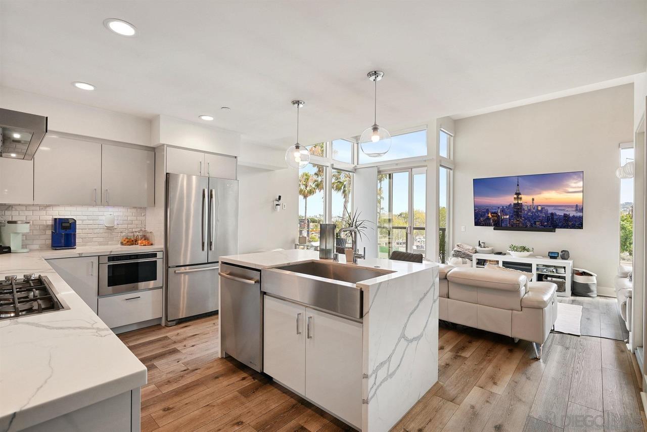 Front Image Thumbnail for SD250039883