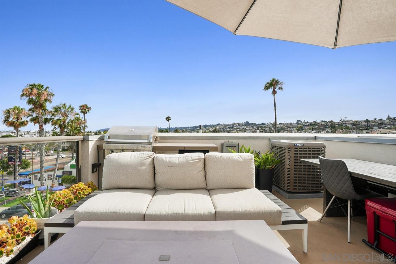 Detail Gallery Image 11 of 30 For 3030  Jarvis St  7, San Diego,  CA 92106 - 2 Beds | 2/1 Baths