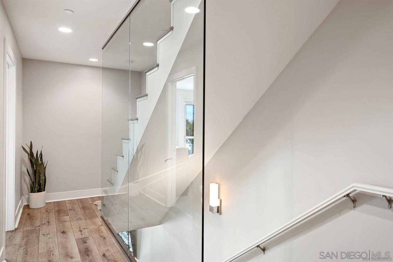 Detail Gallery Image 17 of 30 For 3030  Jarvis St  7, San Diego,  CA 92106 - 2 Beds | 2/1 Baths