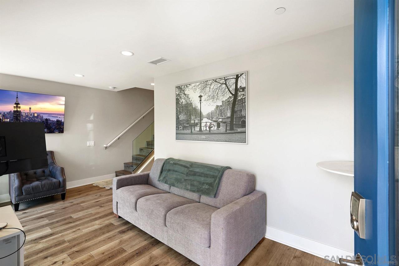 Detail Gallery Image 22 of 30 For 3030  Jarvis St  7, San Diego,  CA 92106 - 2 Beds | 2/1 Baths