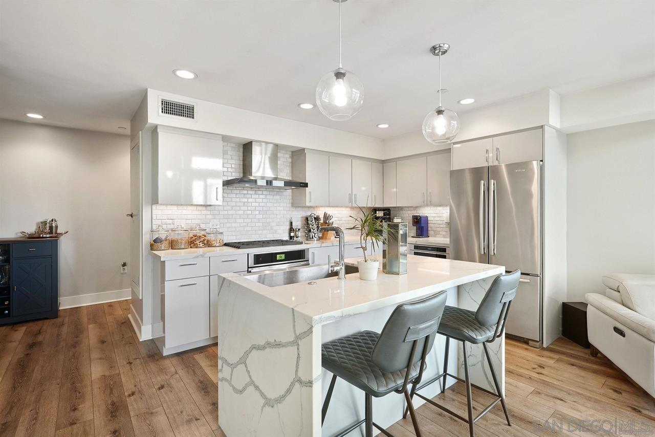 Detail Gallery Image 5 of 30 For 3030  Jarvis St  7, San Diego,  CA 92106 - 2 Beds | 2/1 Baths