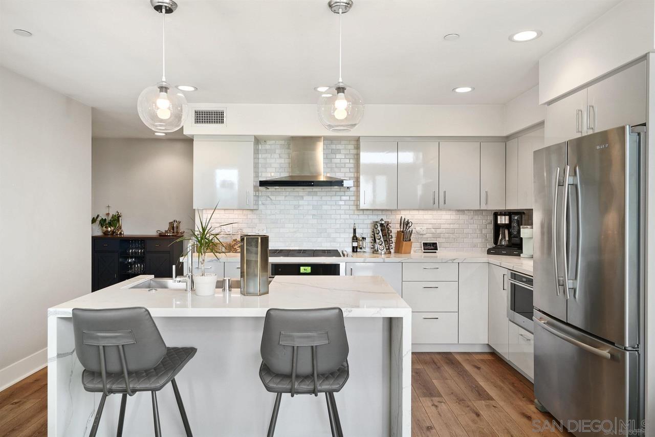 Detail Gallery Image 6 of 30 For 3030  Jarvis St  7, San Diego,  CA 92106 - 2 Beds | 2/1 Baths