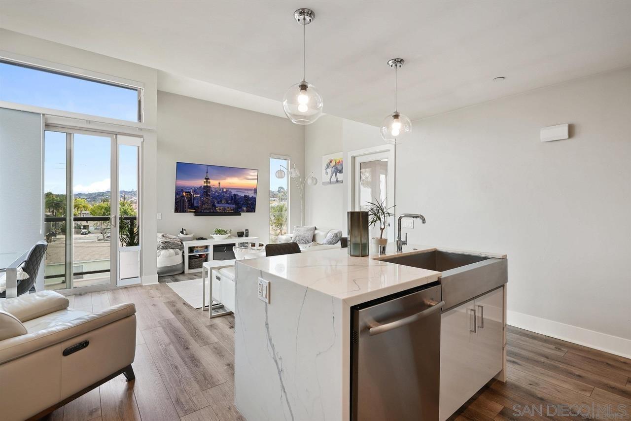 Detail Gallery Image 8 of 30 For 3030  Jarvis St  7, San Diego,  CA 92106 - 2 Beds | 2/1 Baths