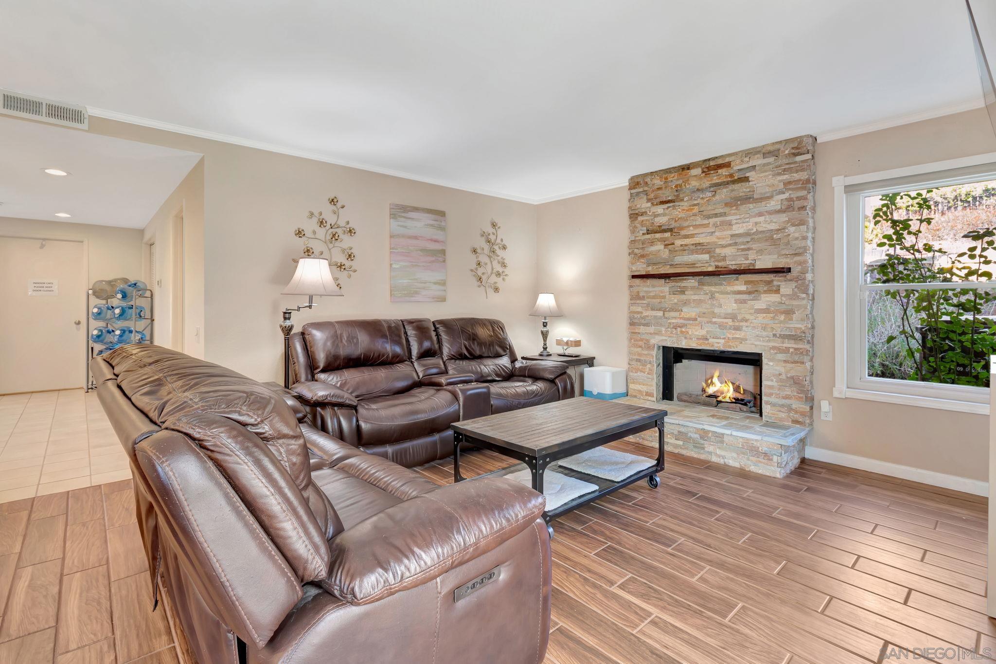 Detail Gallery Image 10 of 38 For 14125  Korrey Drive, San Diego,  CA 92129 - 4 Beds | 3 Baths