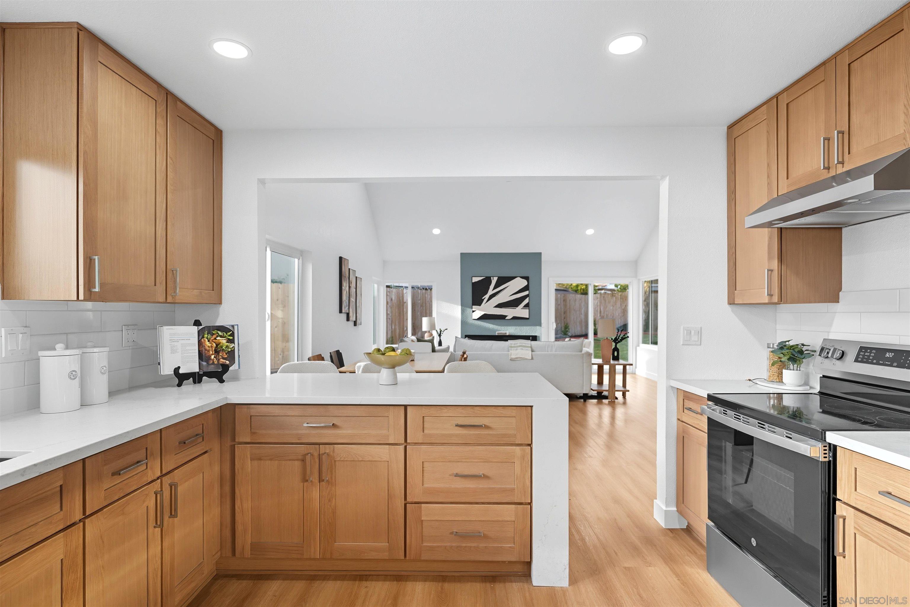 Detail Gallery Image 8 of 29 For 9562  Benavente St, San Diego,  CA 92129 - 5 Beds | 2/1 Baths