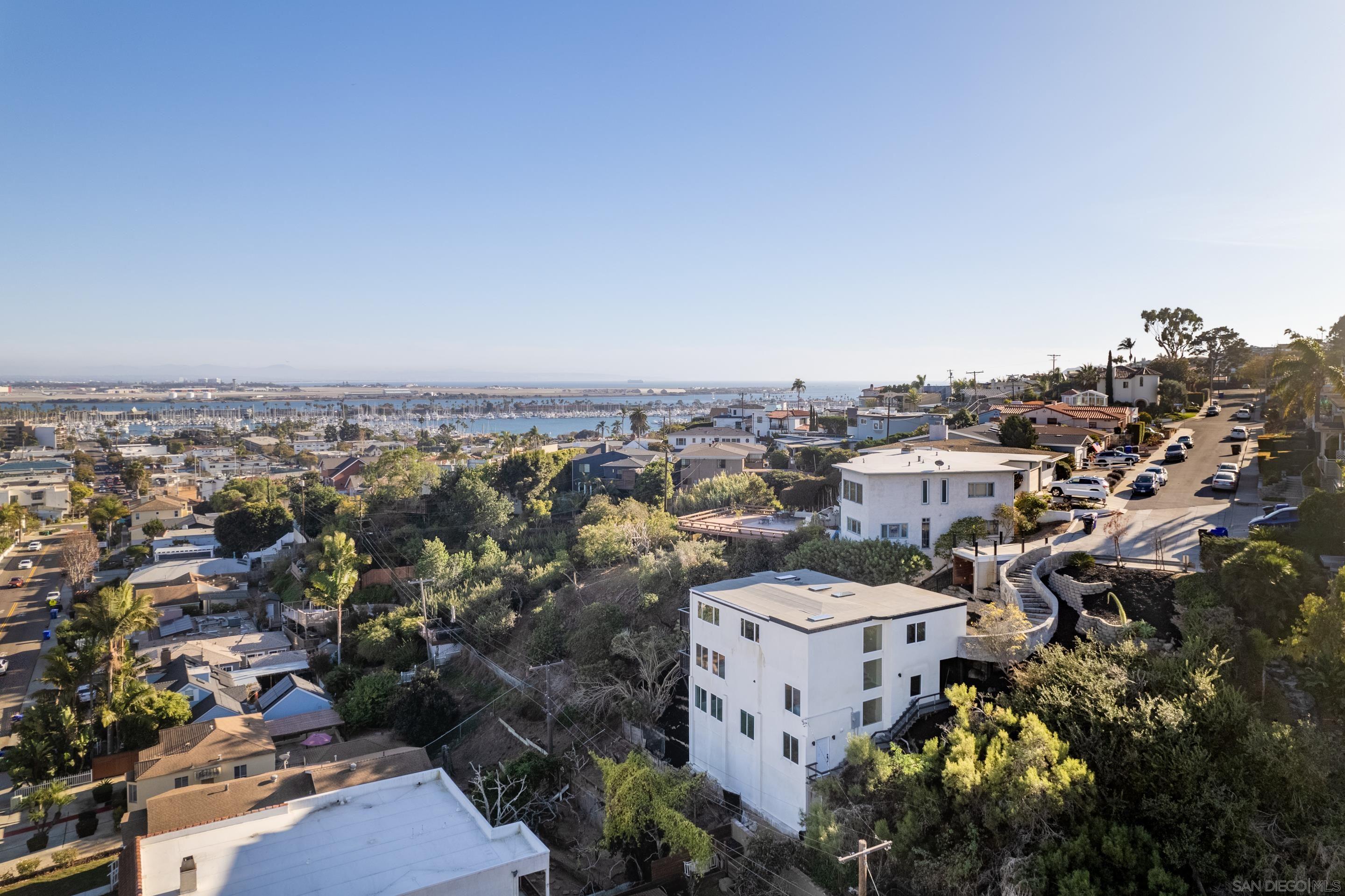 Detail Gallery Image 44 of 53 For 1161  Akron St, San Diego,  CA 92106 - 5 Beds | 4 Baths