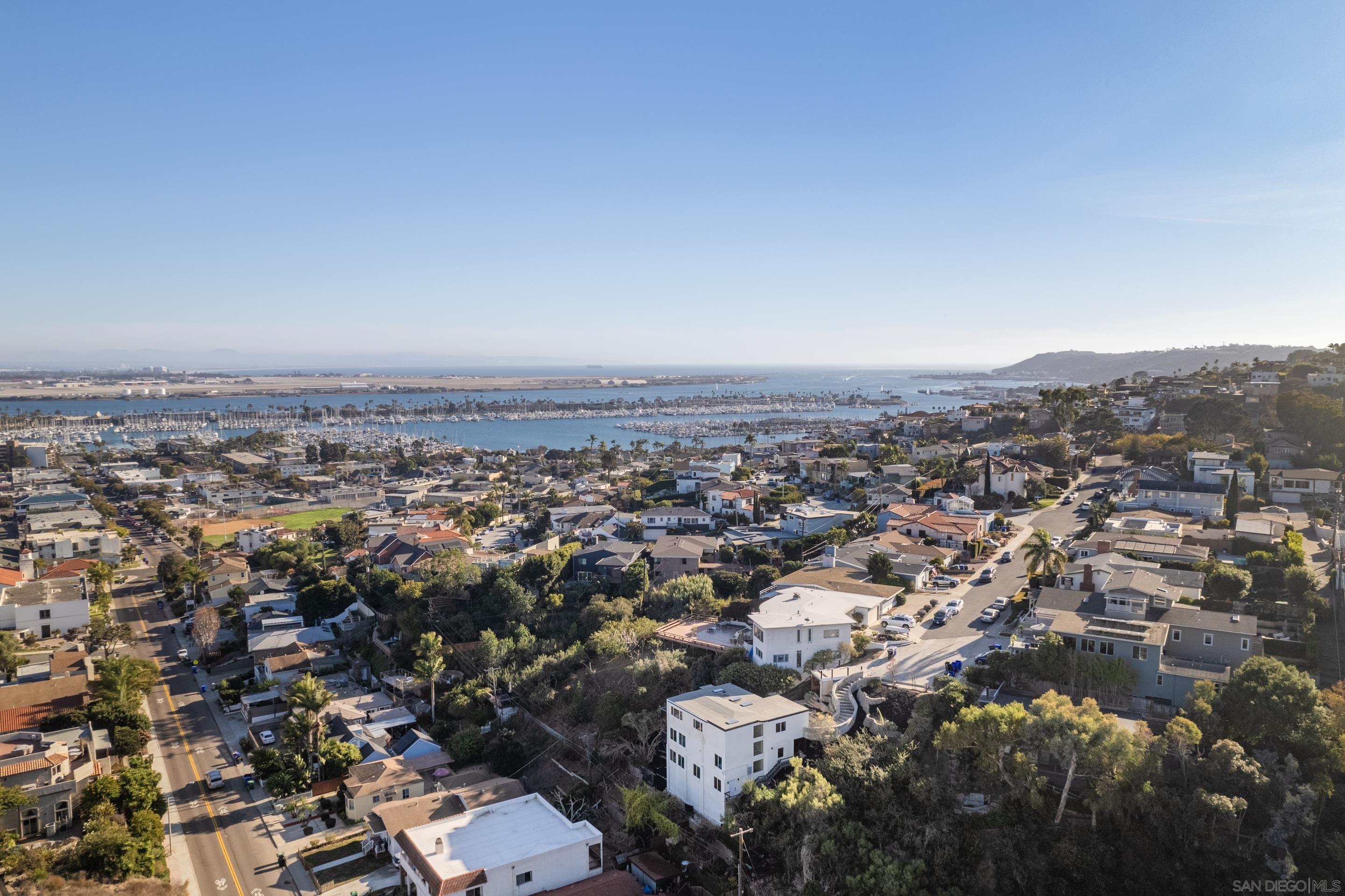 Detail Gallery Image 50 of 53 For 1161  Akron St, San Diego,  CA 92106 - 5 Beds | 4 Baths