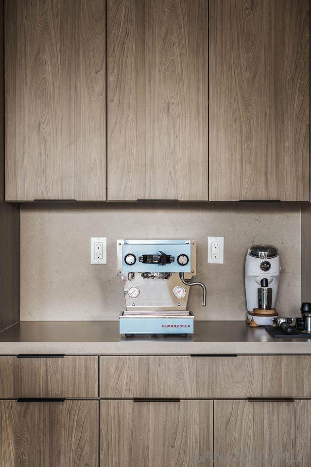 Detail Gallery Image 10 of 24 For 13016  Lumen Way, San Diego,  CA 92130 - 4 Beds | 3/1 Baths