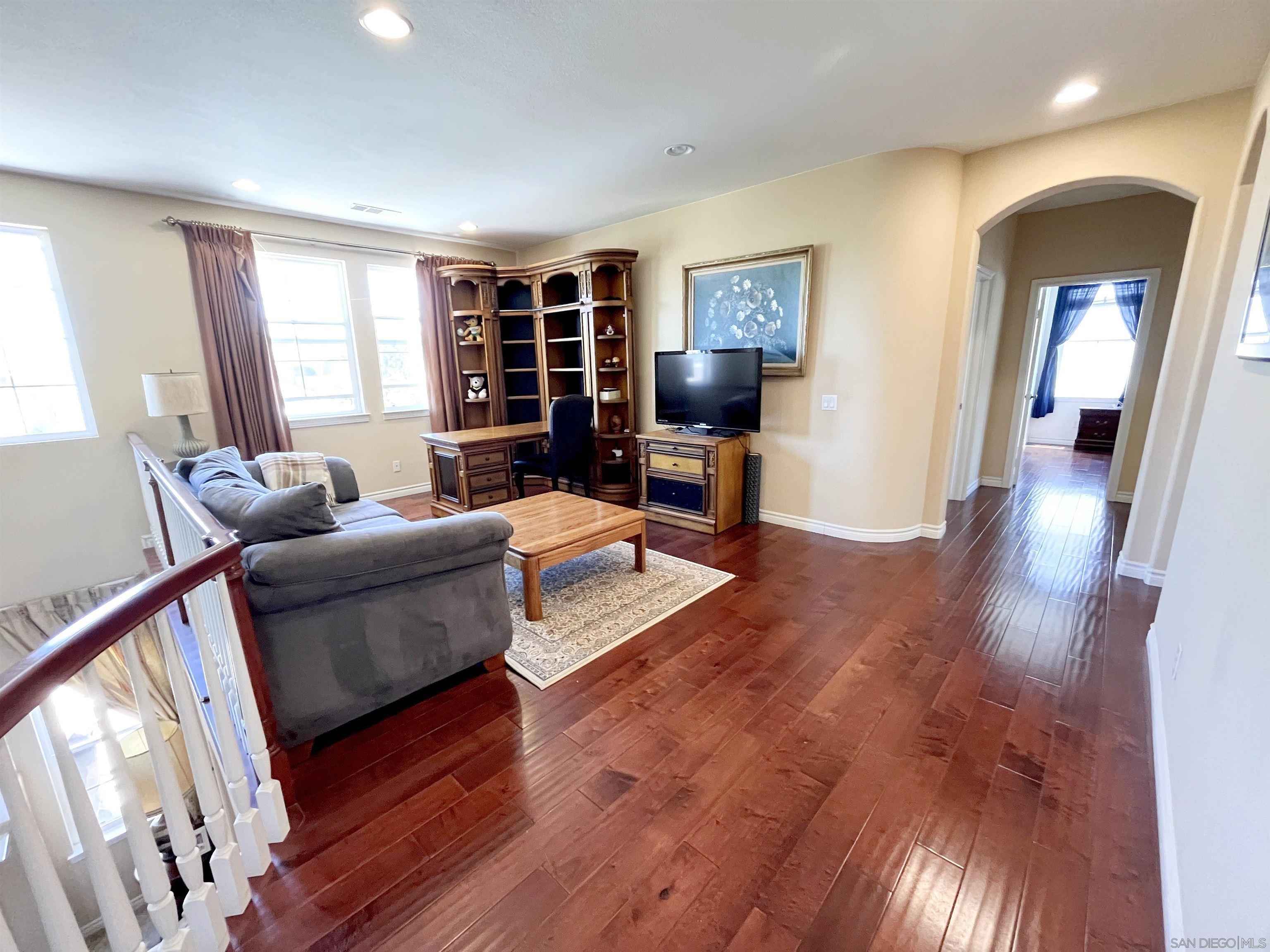 Detail Gallery Image 9 of 19 For 12470  Sundance Ave, San Diego,  CA 92129 - 4 Beds | 4 Baths