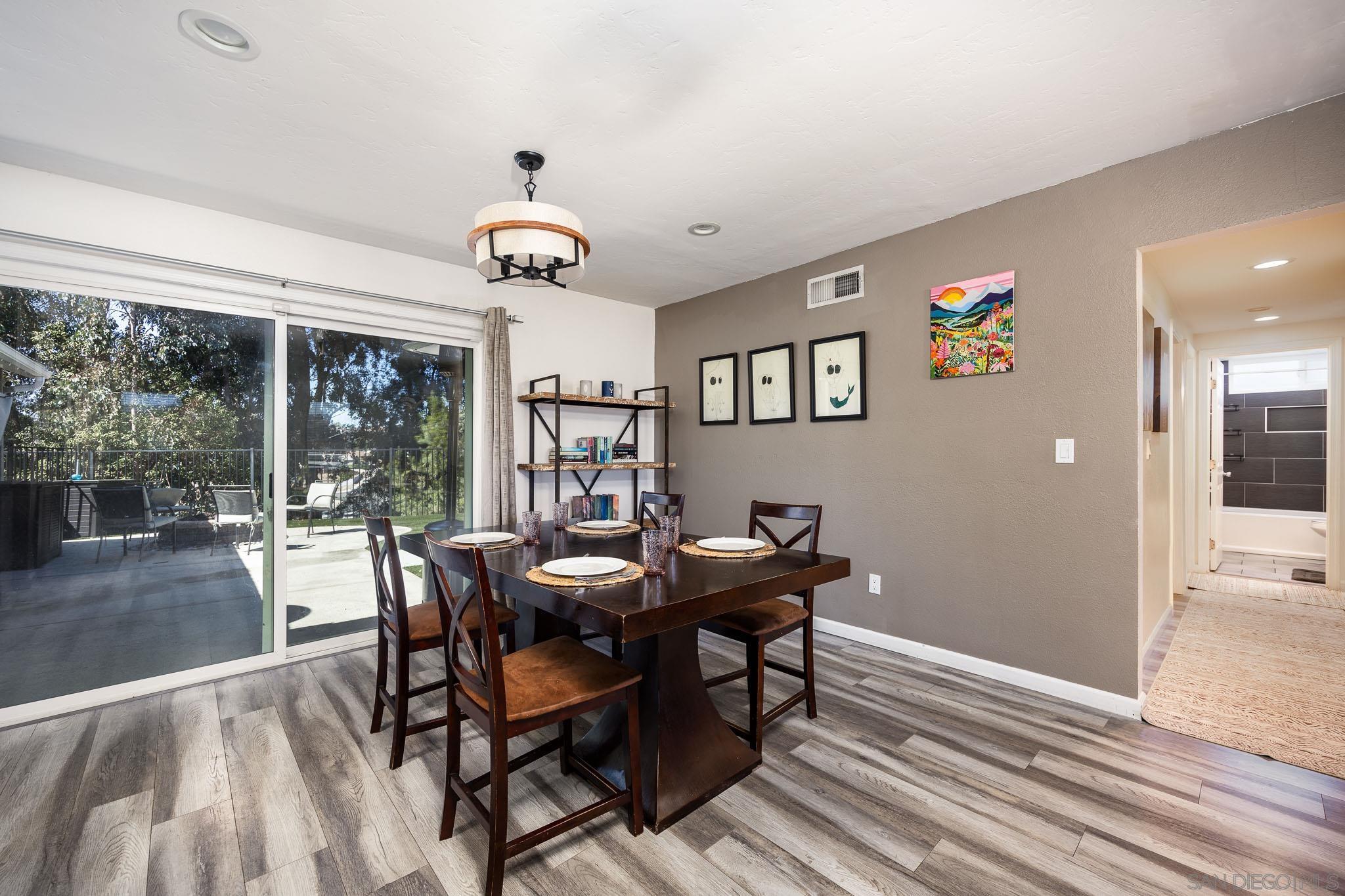 Detail Gallery Image 12 of 46 For 13306  Tawanka Dr, Poway,  CA 92064 - 5 Beds | 2/1 Baths