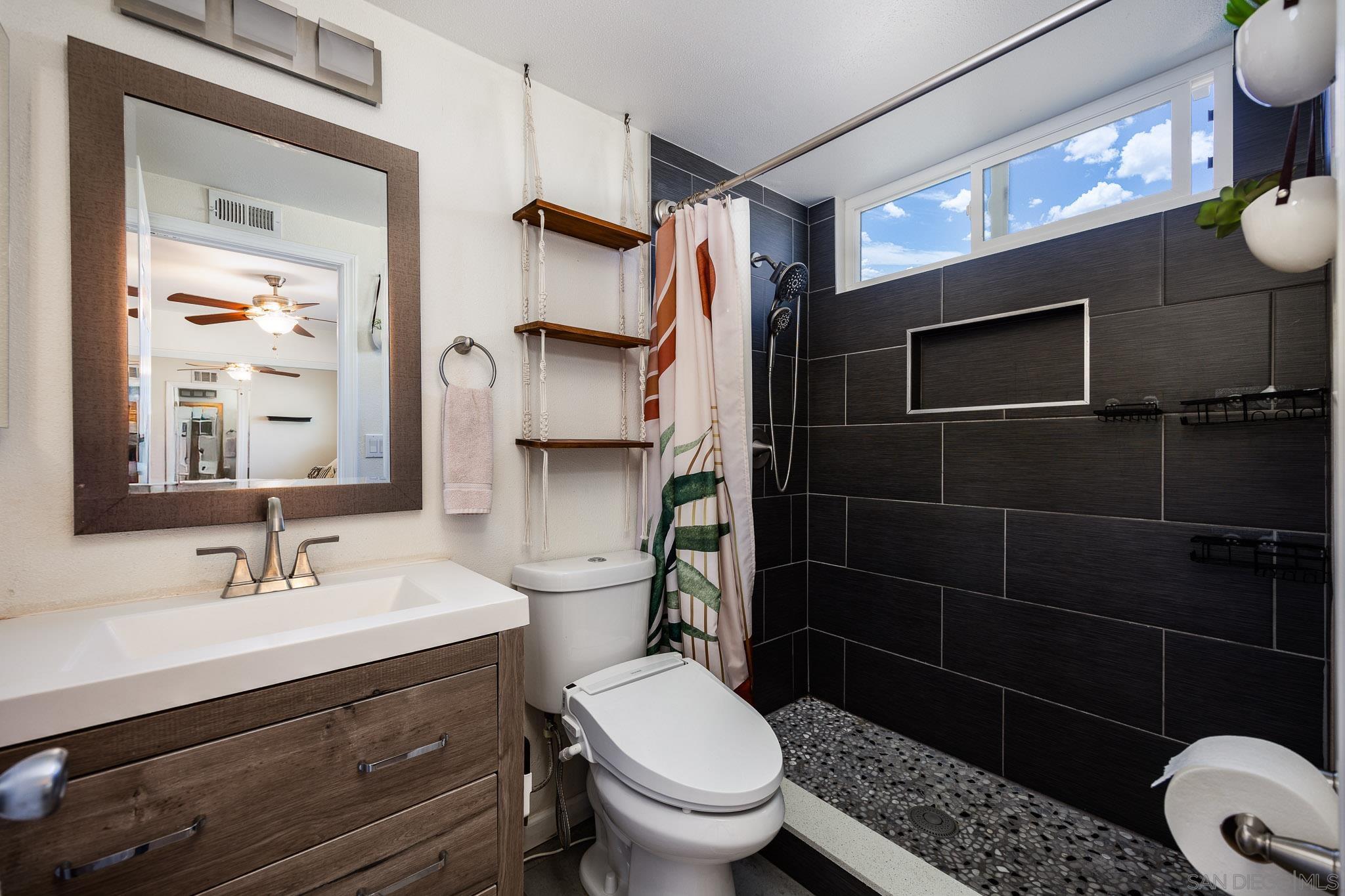 Detail Gallery Image 23 of 46 For 13306  Tawanka Dr, Poway,  CA 92064 - 5 Beds | 2/1 Baths