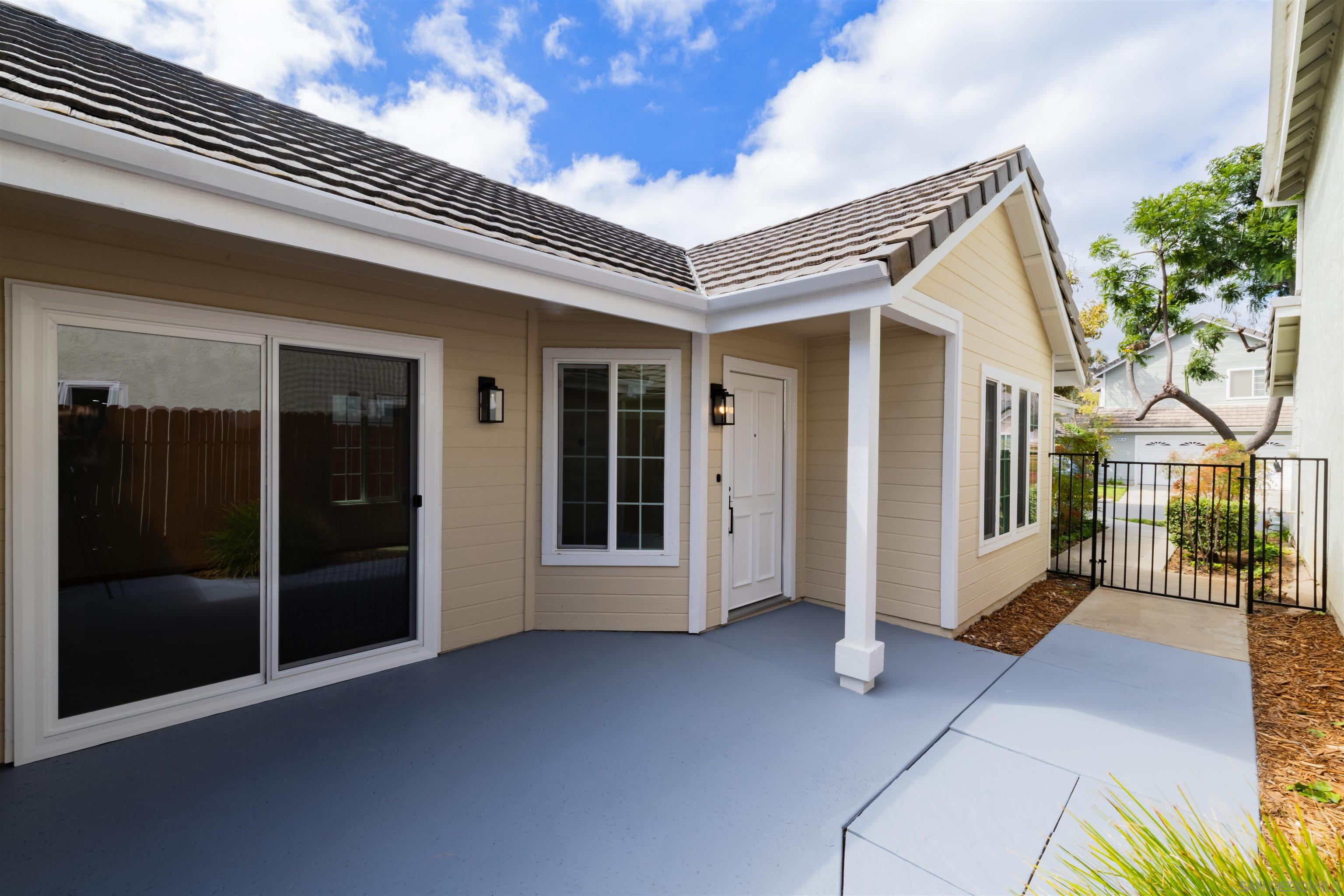 Front Image Thumbnail for SD250040055