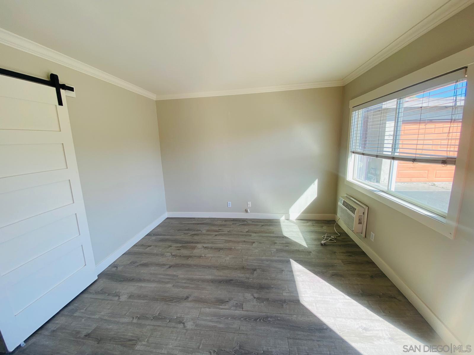 Detail Gallery Image 3 of 8 For 297 S Mollison Ave, El Cajon,  CA 92020 - 1 Beds | 1 Baths