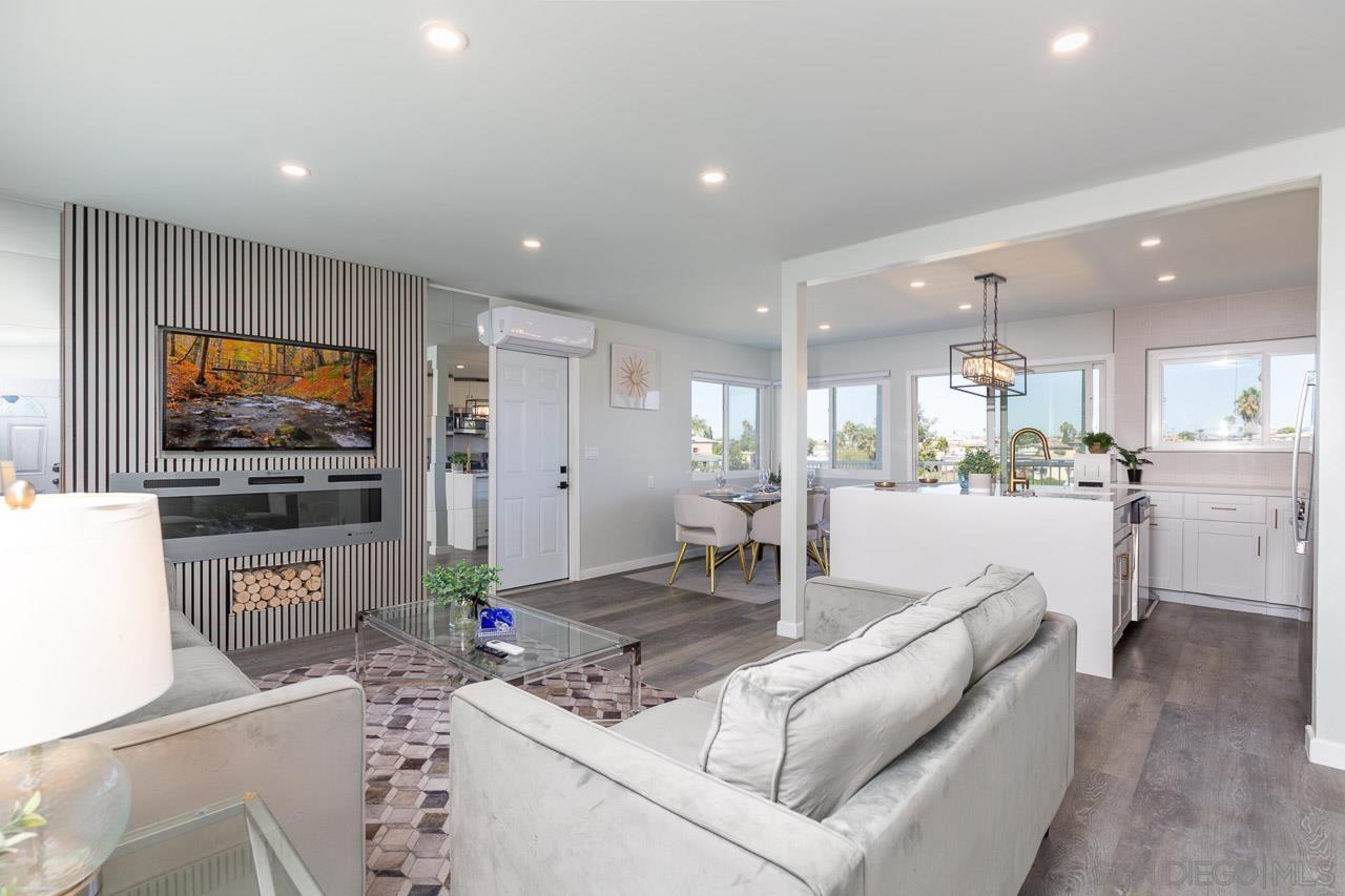 Front Image Thumbnail for SD250040077