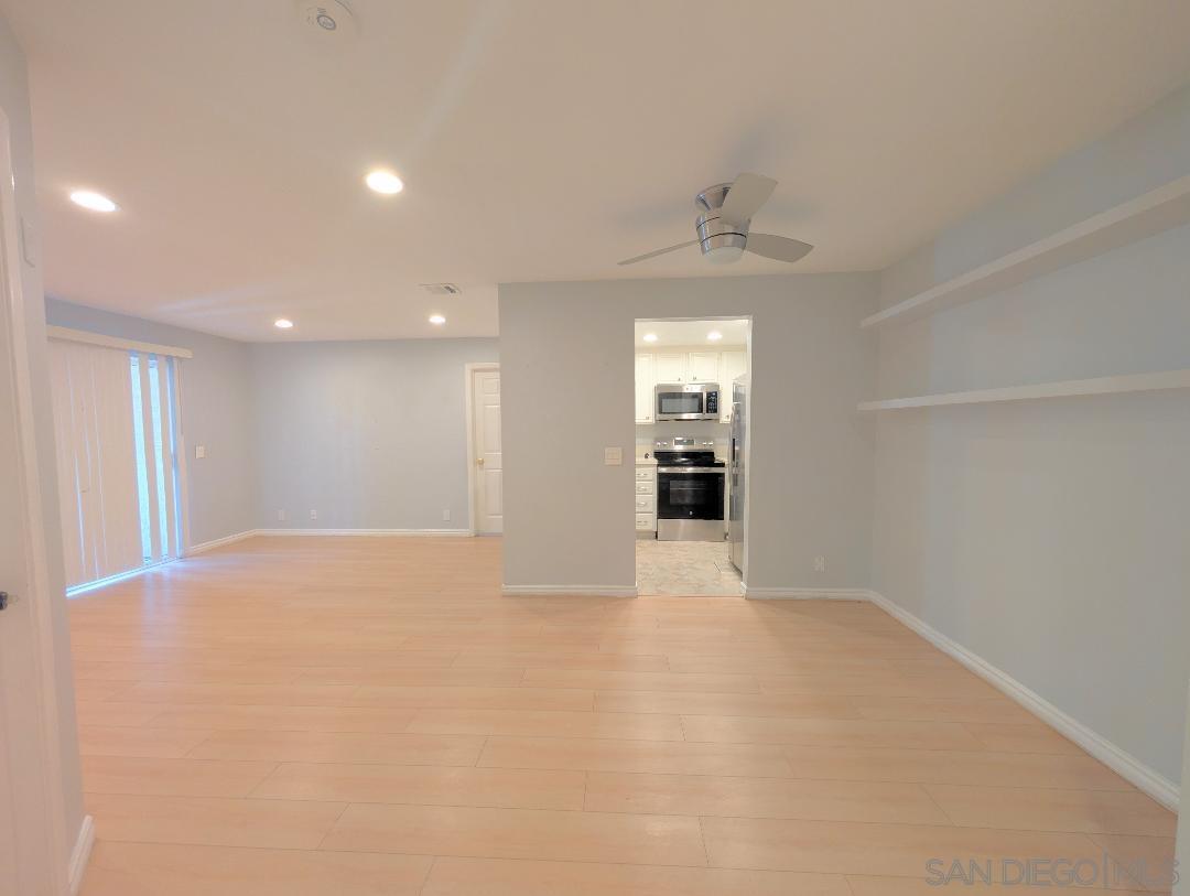 Detail Gallery Image 3 of 26 For 3078  Broadway  #216,  San Diego,  CA 92102 - 2 Beds | 2 Baths