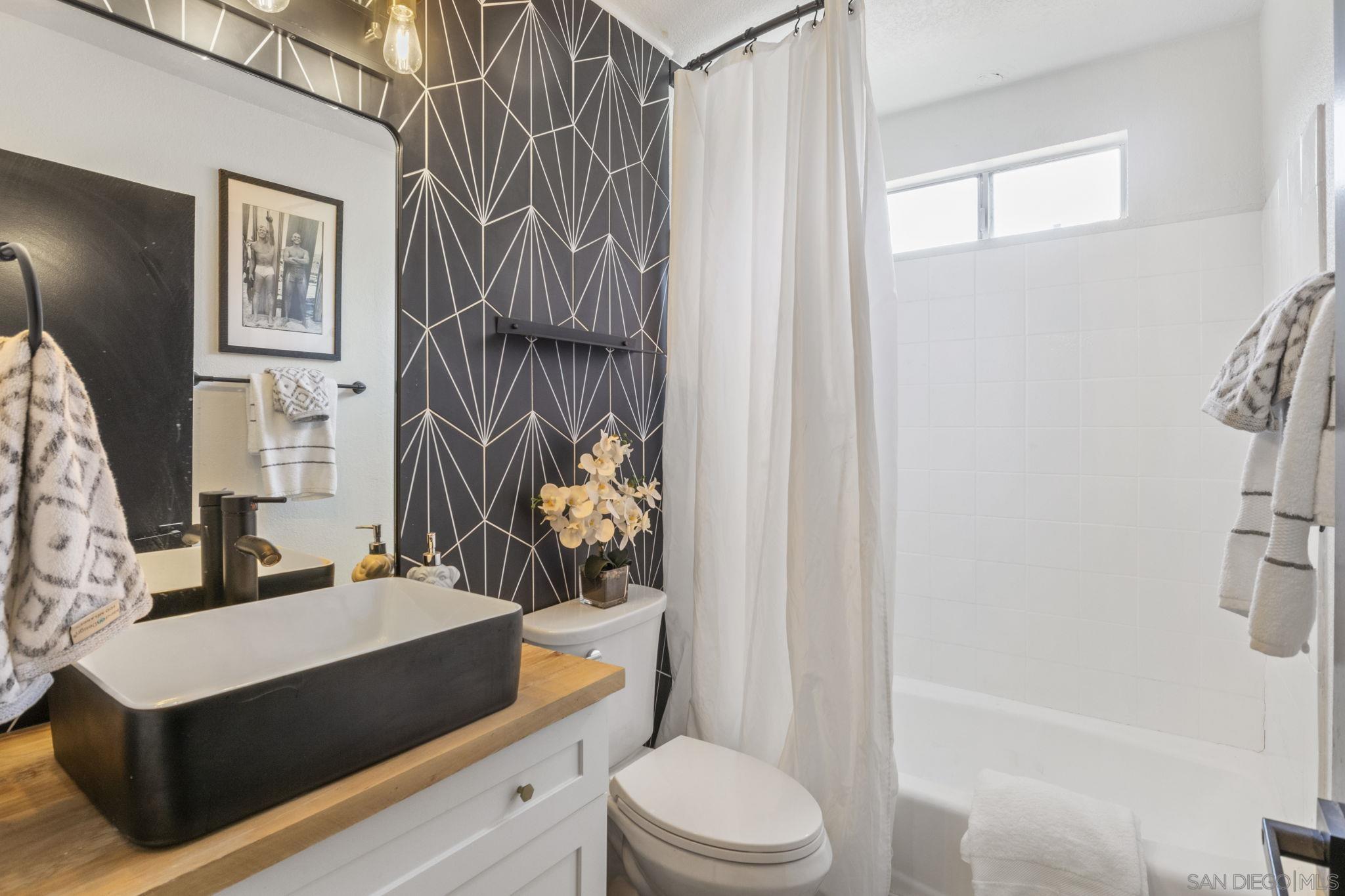 Detail Gallery Image 20 of 53 For 23235  Canyon Lake Dr S, Sun City,  CA 92587 - 3 Beds | 2 Baths