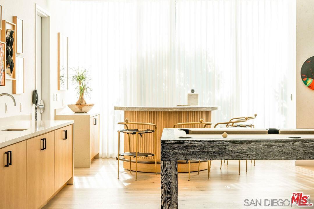 Detail Gallery Image 32 of 43 For 9000 W 3rd  201, Los Angeles,  CA 90048 - 2 Beds | 2 Baths