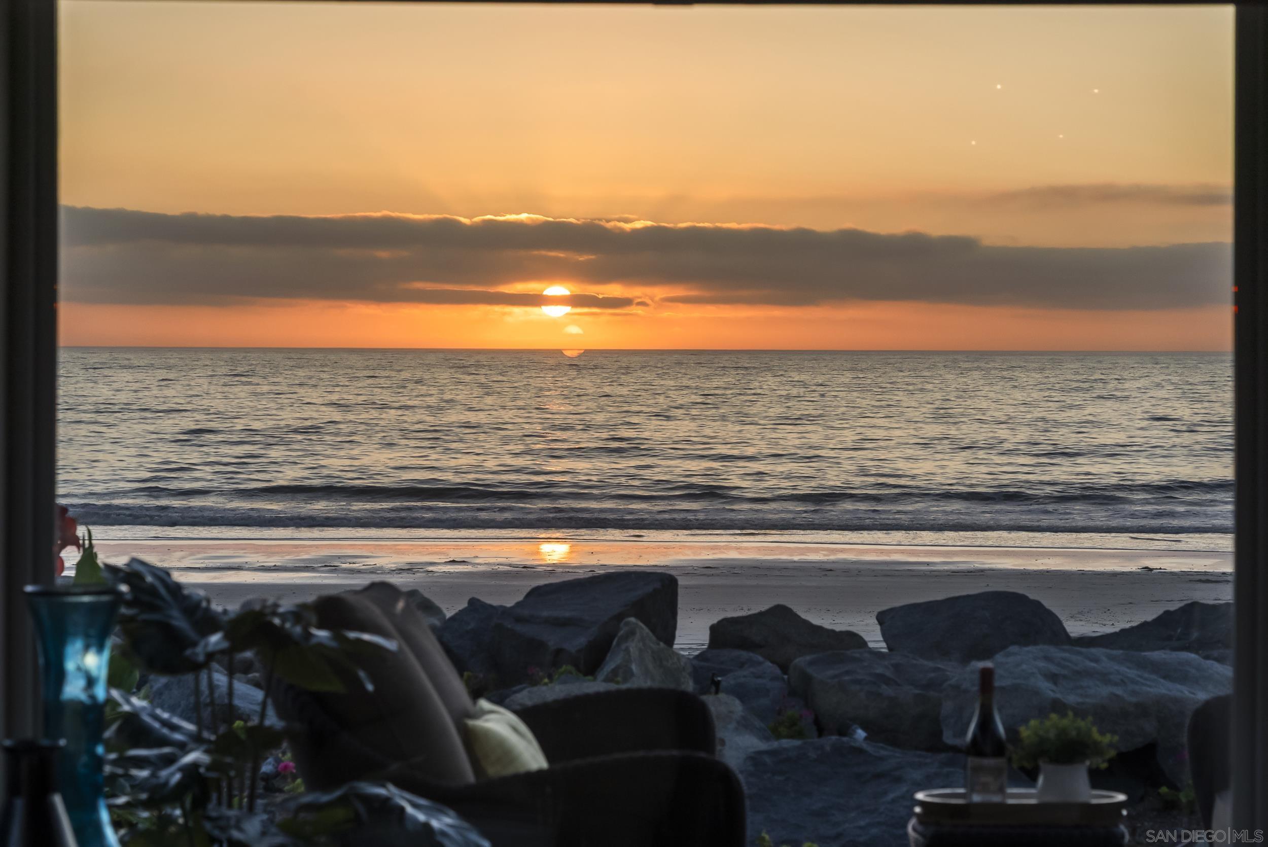 Detail Gallery Image 2 of 49 For 1288  Seacoast Dr., Imperial Beach,  CA 91932 - 3 Beds | 2 Baths