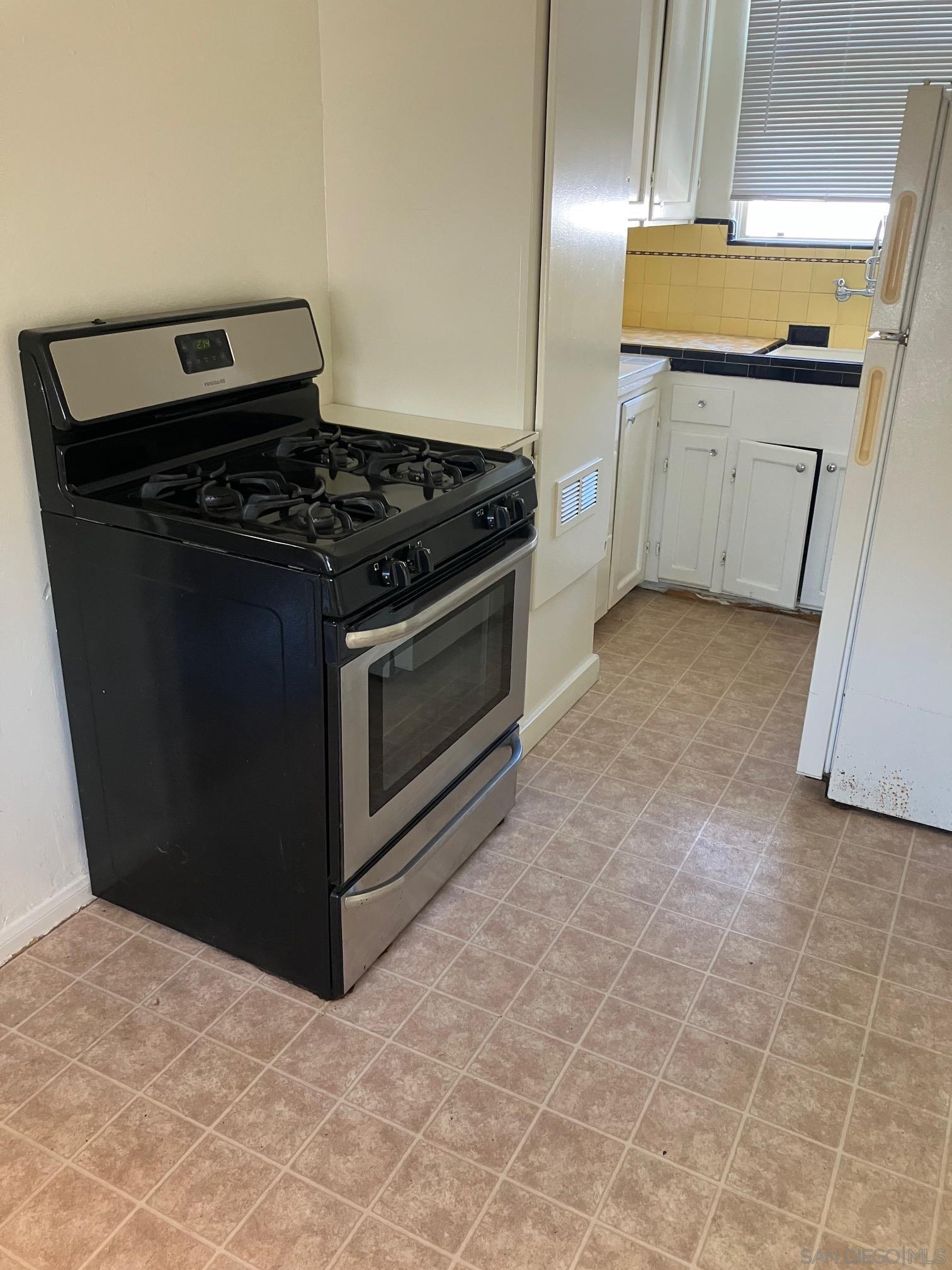 Detail Gallery Image 4 of 6 For 3965  Normal, San Diego,  CA 92103 - 1 Beds | 1 Baths