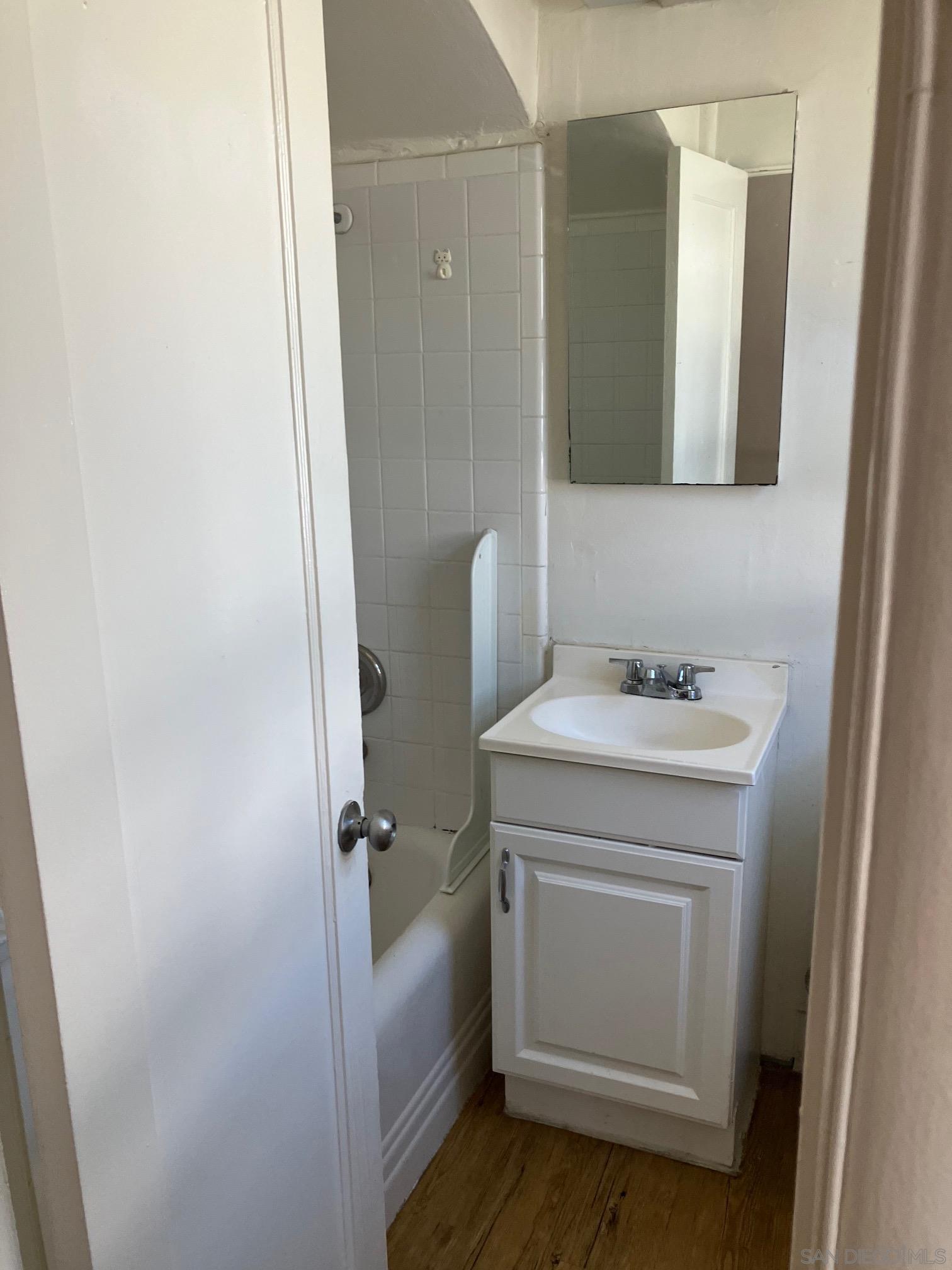 Detail Gallery Image 5 of 6 For 3965  Normal, San Diego,  CA 92103 - 1 Beds | 1 Baths