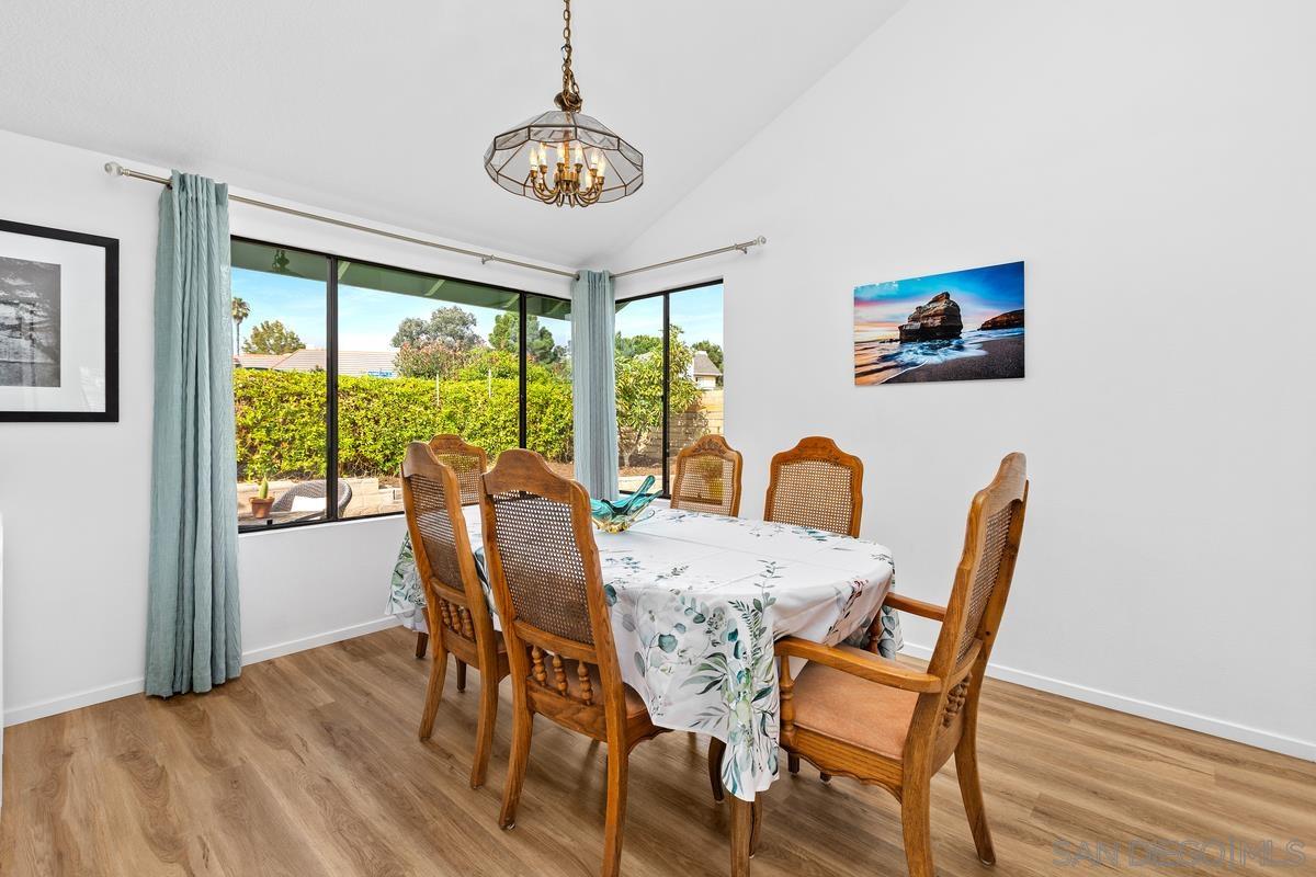 Detail Gallery Image 11 of 51 For 1879  Maya Ct, Vista,  CA 92081 - 3 Beds | 2 Baths