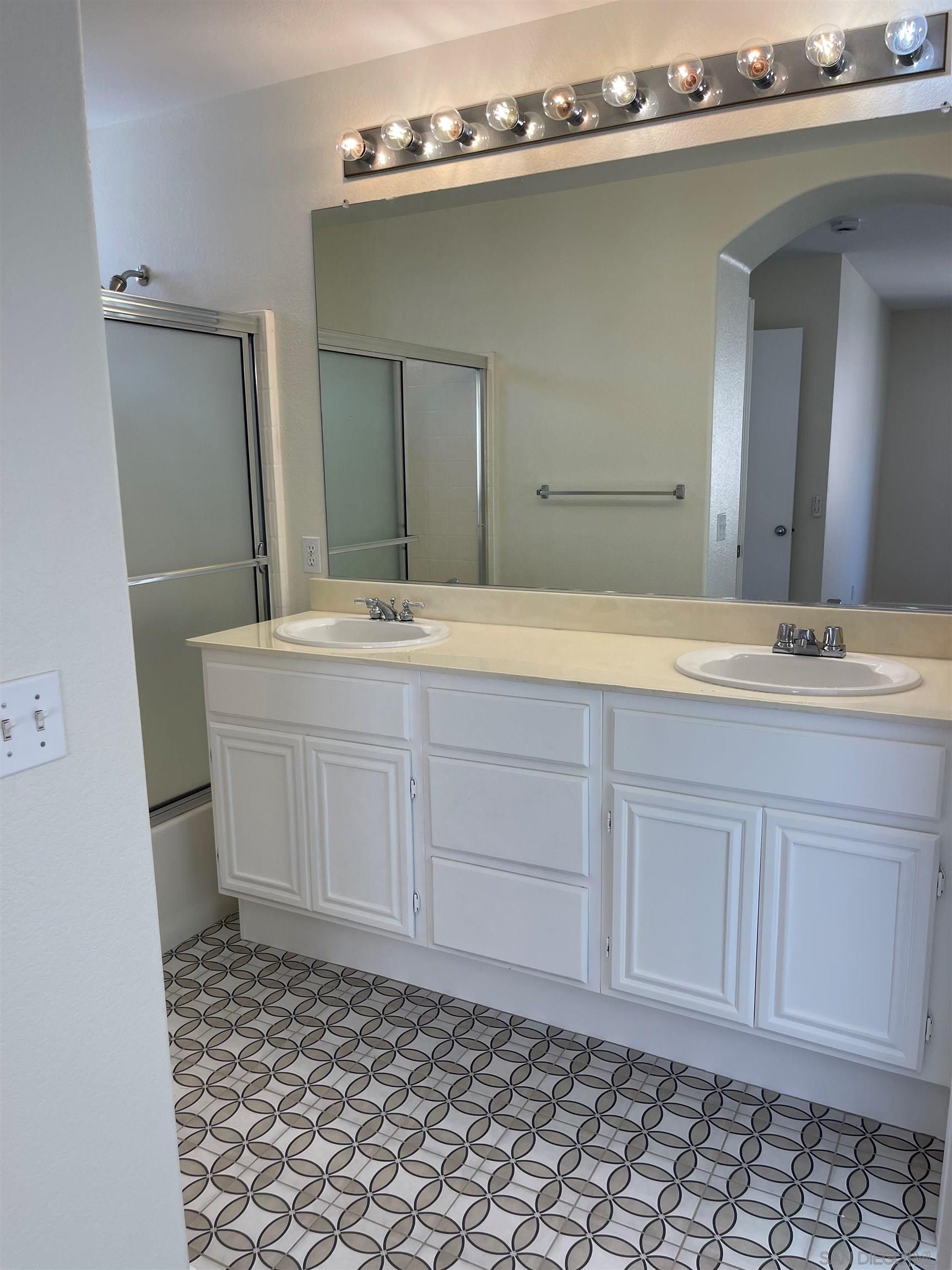 Detail Gallery Image 21 of 48 For 811  Caminito Estrella, Chula Vista,  CA 91910 - 3 Beds | 2/1 Baths