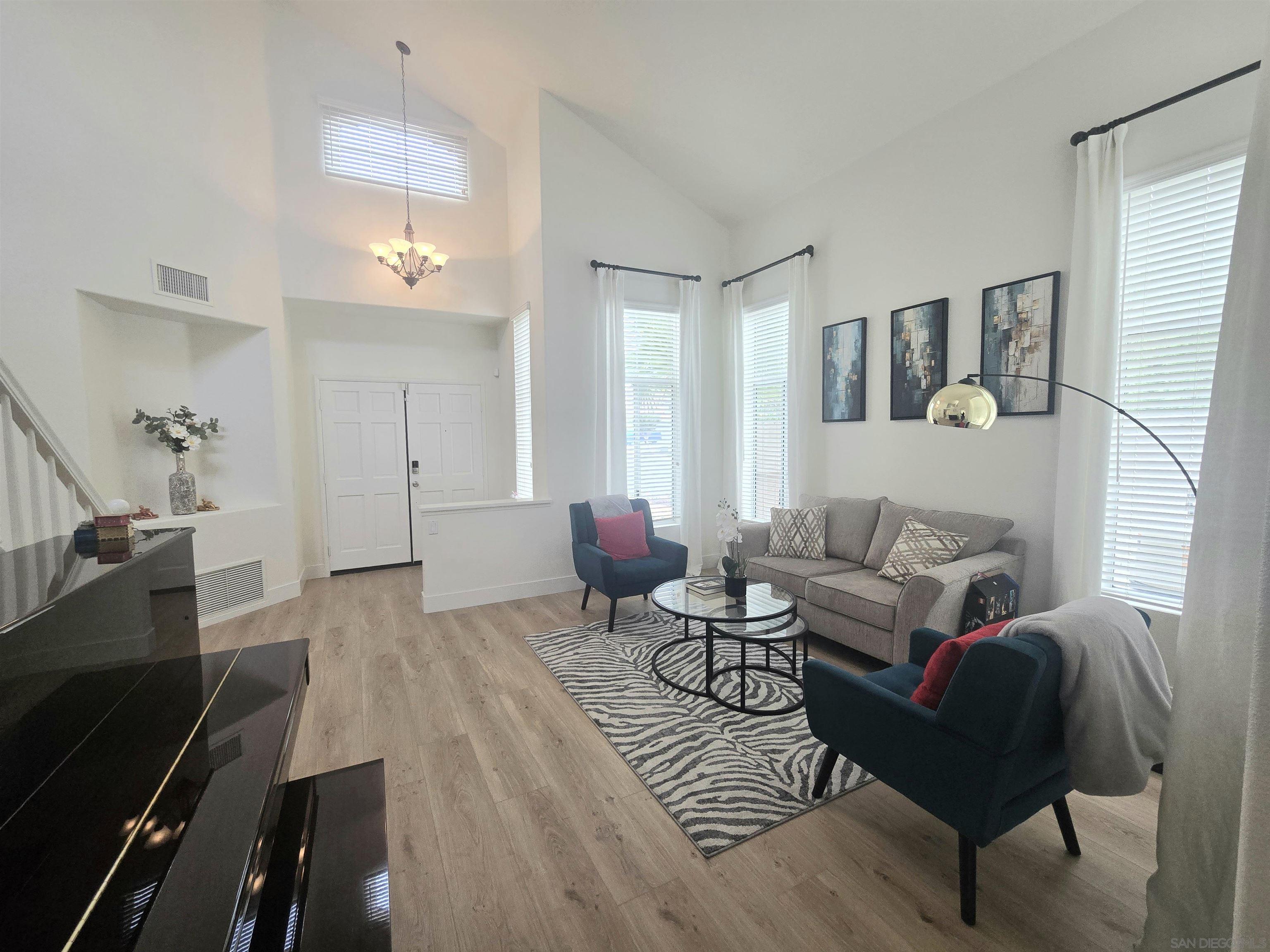 Detail Gallery Image 2 of 26 For 4802  Baroque Ter, Oceanside,  CA 92057 - 4 Beds | 3 Baths