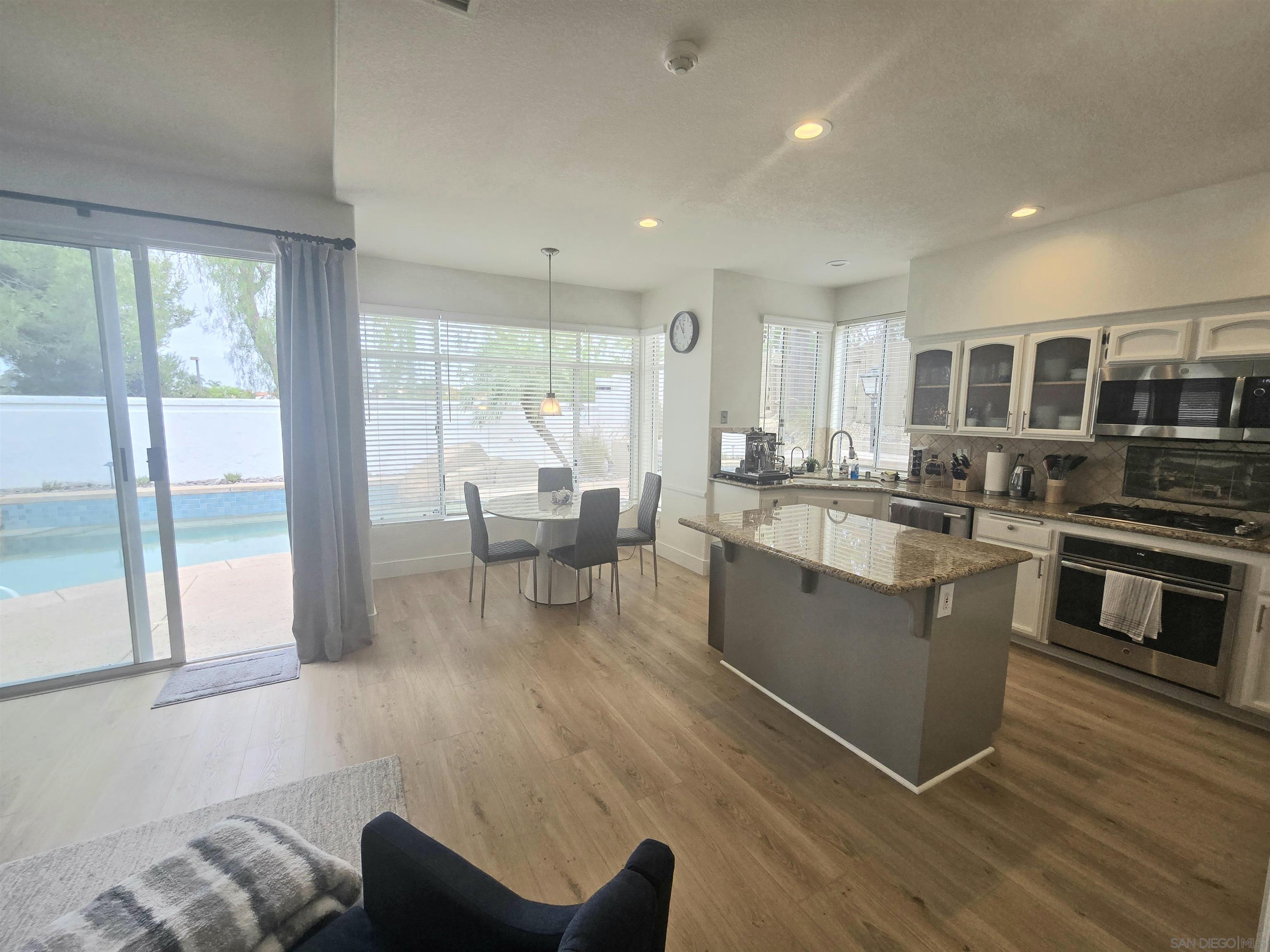 Detail Gallery Image 5 of 26 For 4802  Baroque Ter, Oceanside,  CA 92057 - 4 Beds | 3 Baths