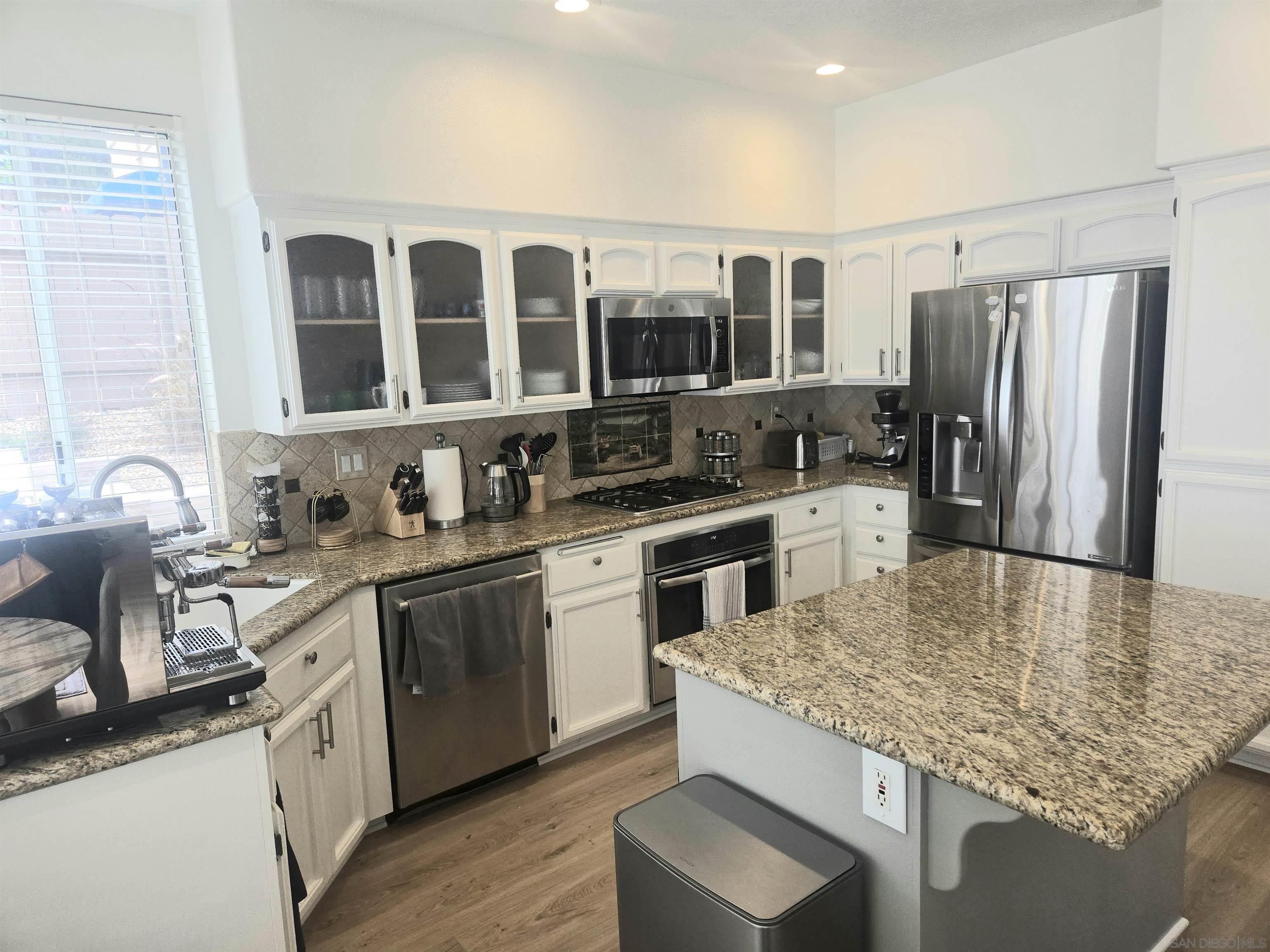 Detail Gallery Image 7 of 26 For 4802  Baroque Ter, Oceanside,  CA 92057 - 4 Beds | 3 Baths