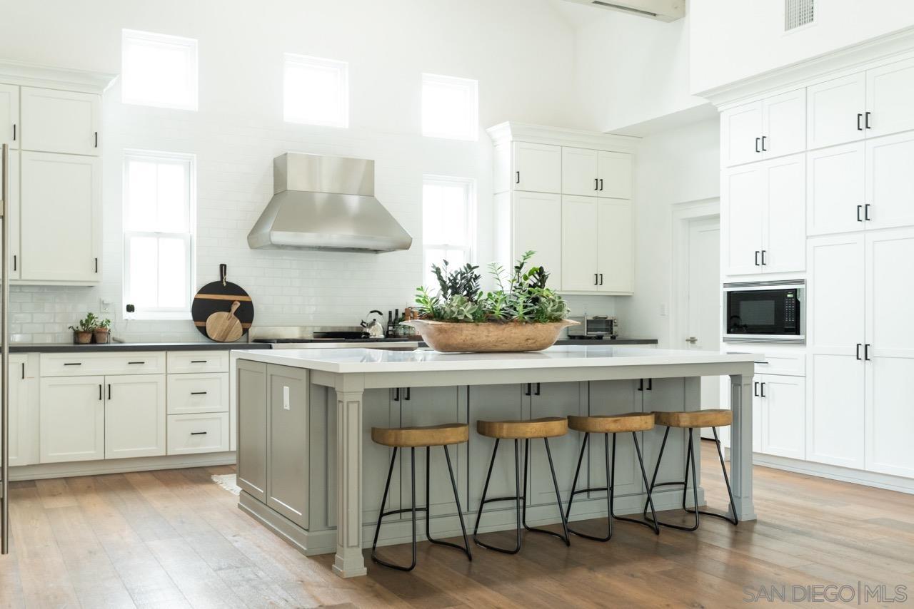 Detail Gallery Image 4 of 31 For 1245  Canton Ct, Encinitas,  CA 92024 - 5 Beds | 4/1 Baths