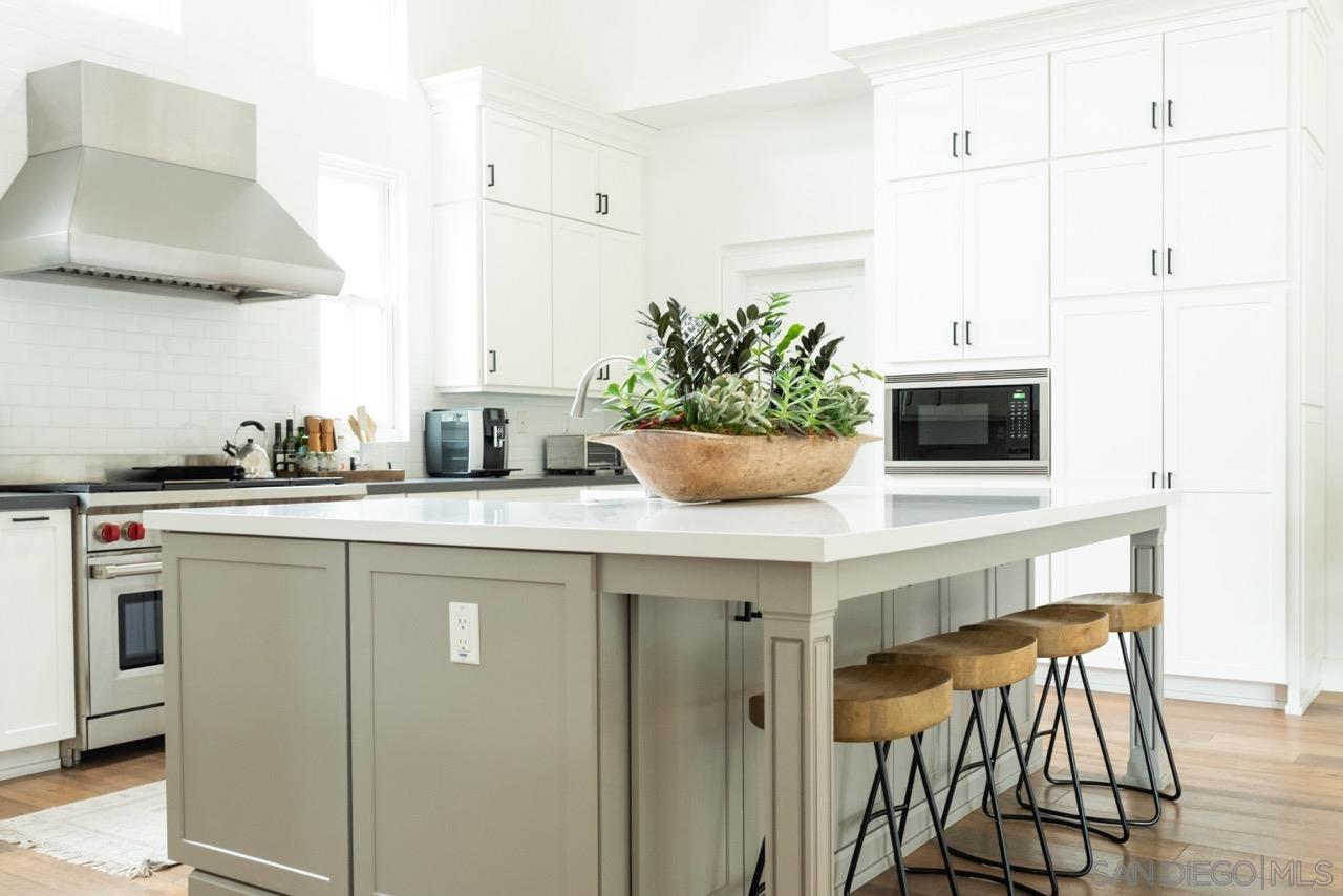 Detail Gallery Image 6 of 31 For 1245  Canton Ct, Encinitas,  CA 92024 - 5 Beds | 4/1 Baths