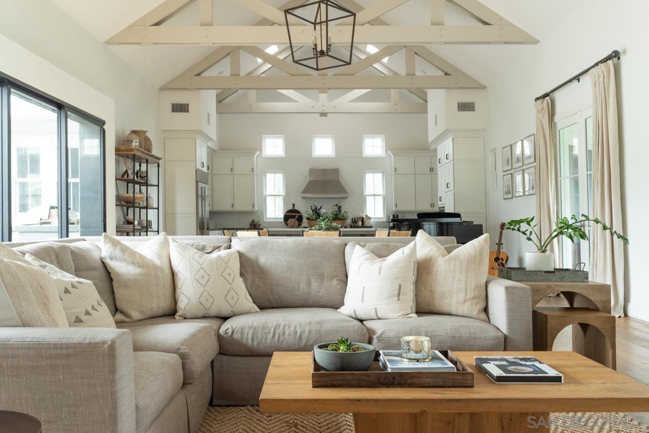 Detail Gallery Image 9 of 31 For 1245  Canton Ct, Encinitas,  CA 92024 - 5 Beds | 4/1 Baths