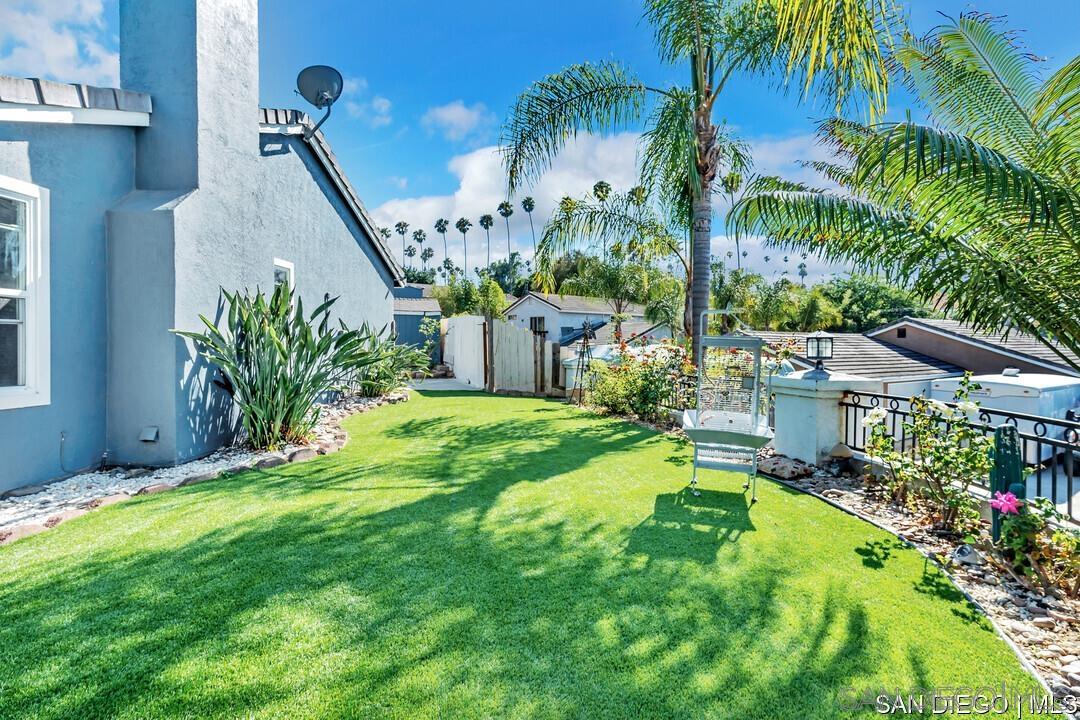 Detail Gallery Image 4 of 41 For 1507  Phillips St, Vista,  CA 92083 - 5 Beds | 2/1 Baths