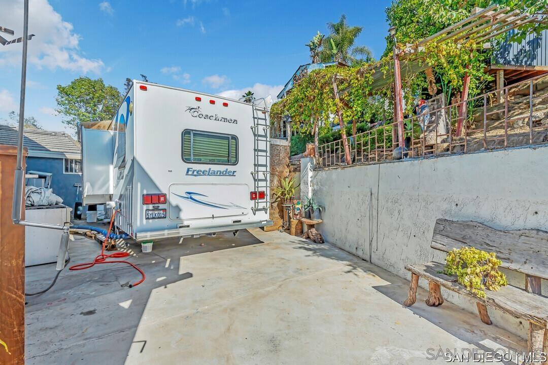 Detail Gallery Image 33 of 41 For 1507  Phillips St, Vista,  CA 92083 - 5 Beds | 2/1 Baths