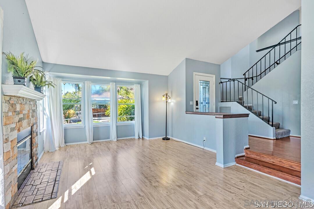 Detail Gallery Image 6 of 41 For 1507  Phillips St, Vista,  CA 92083 - 5 Beds | 2/1 Baths